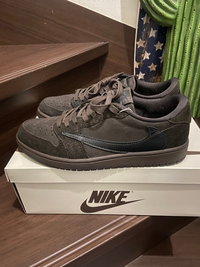 Travis Scott × Nike Air Jordan 1 Low OG SP "Velvet Brown and Dark Mocha"