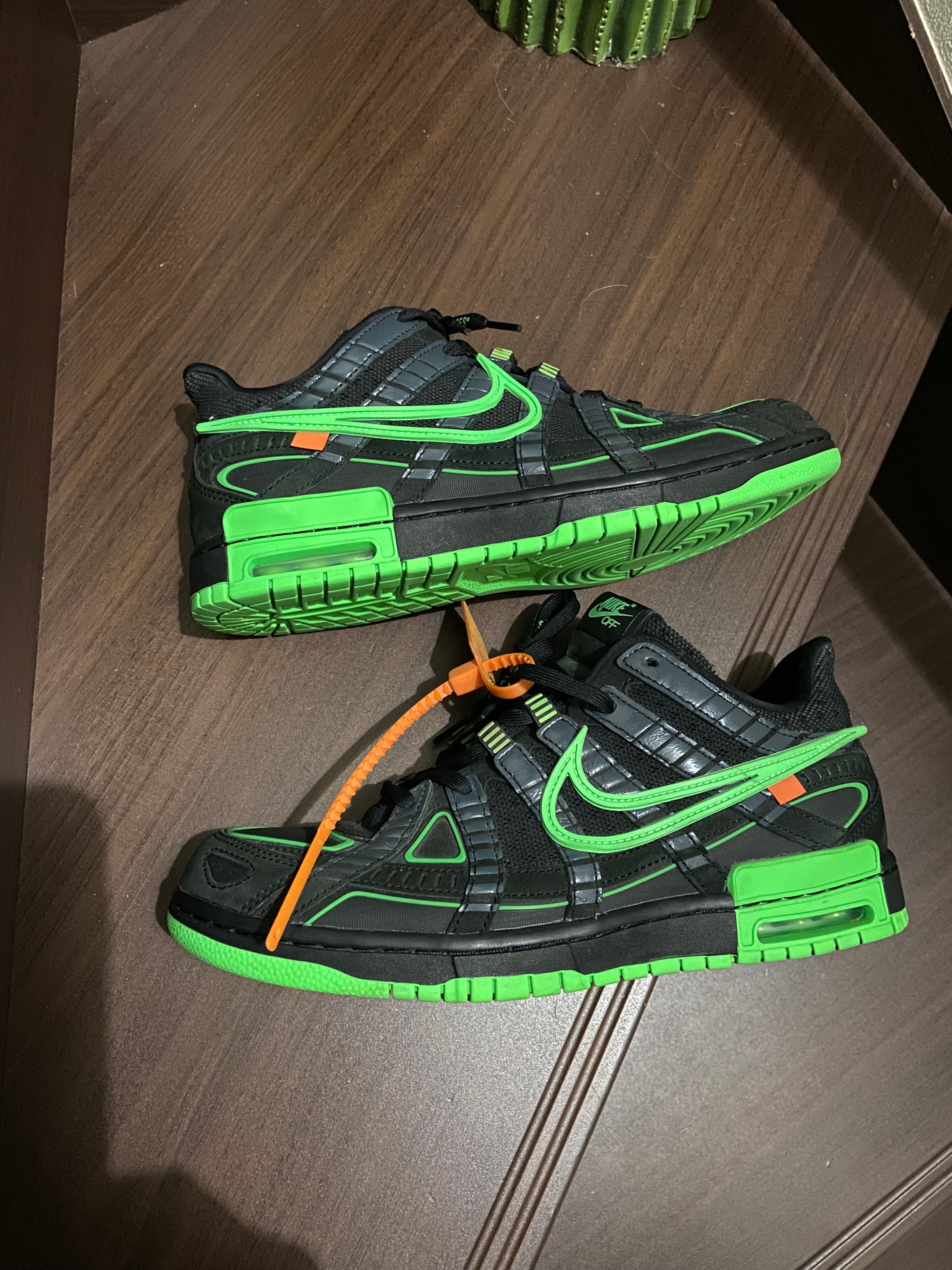 オフホワイト × ナイキ エアラバーダンク "ブラック/グリーンストライク"