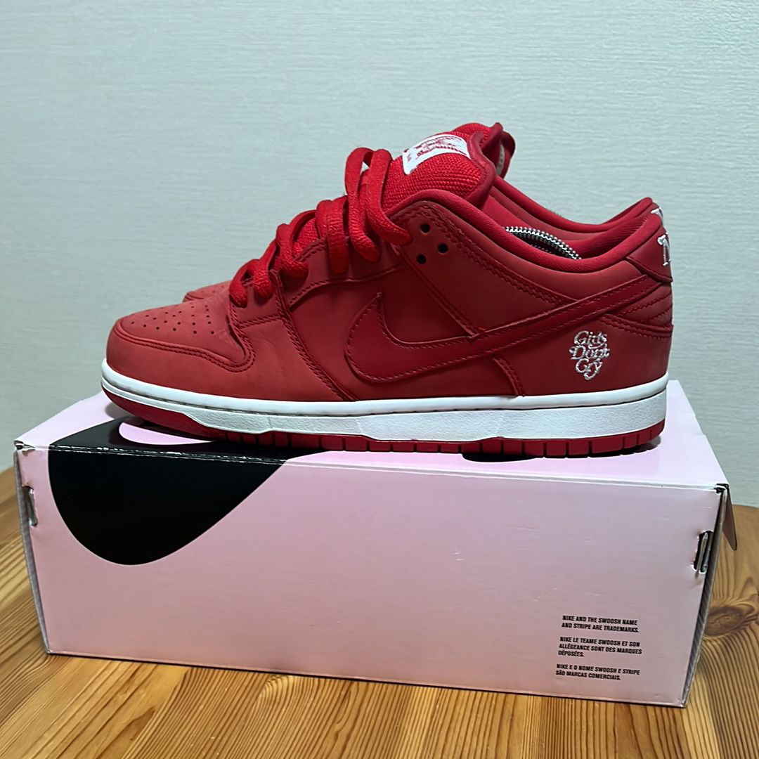 Girls Don't Cry × Nike SB Dunk Low Pro QS "Red" / VERDY