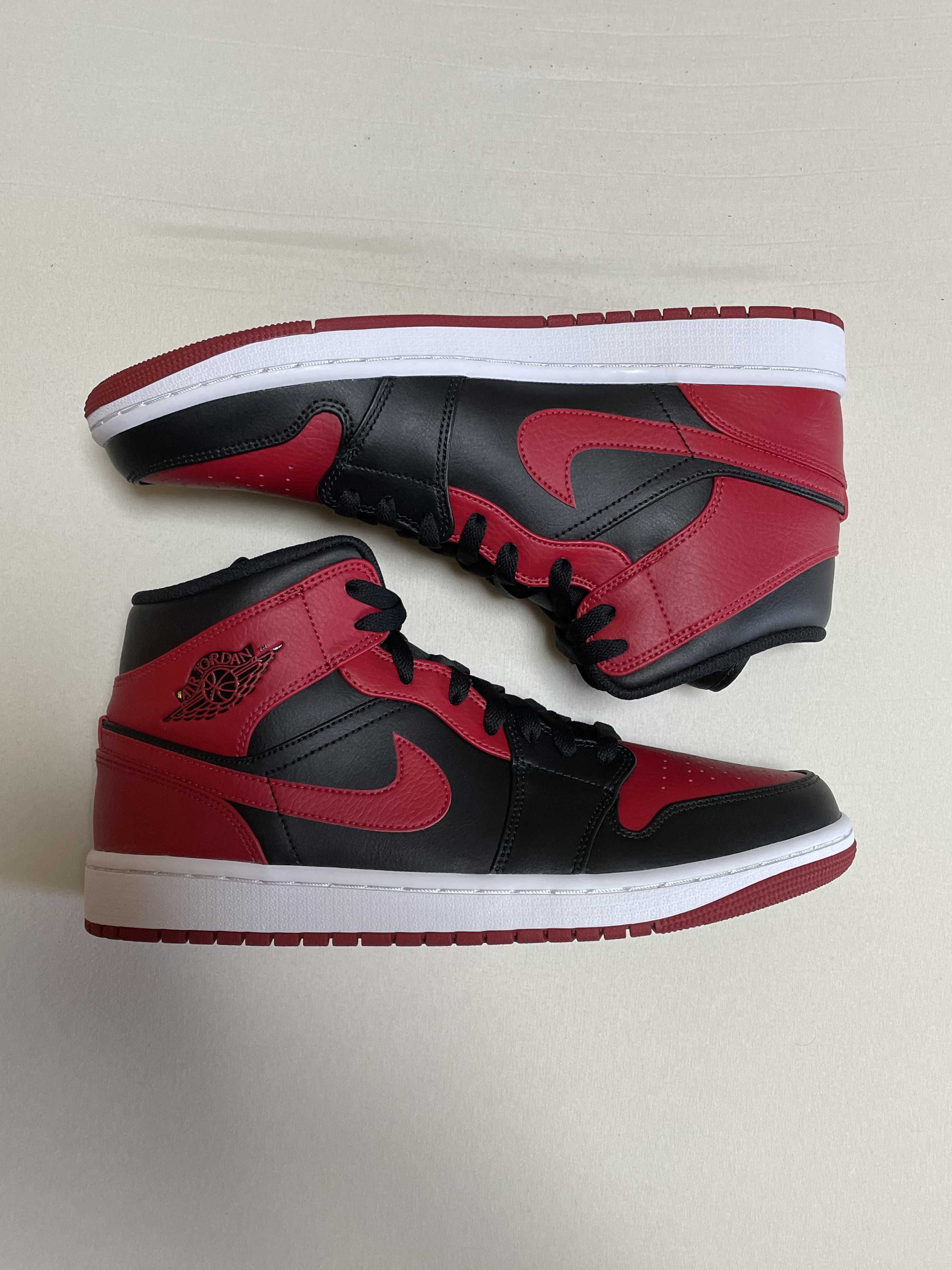 Nike Air Jordan 1 Mid "Bred"