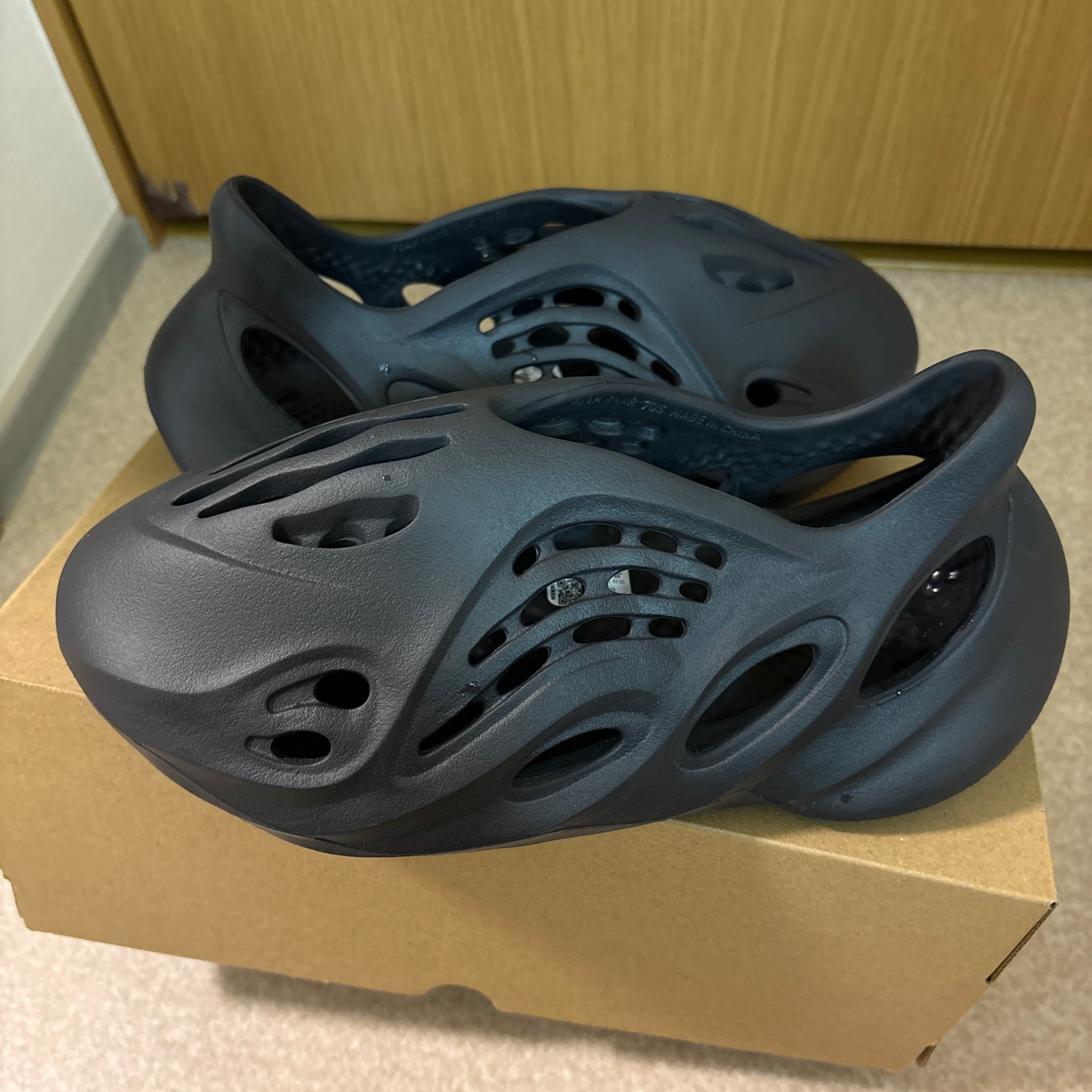 adidas YEEZY Foam Runner "Onyx"