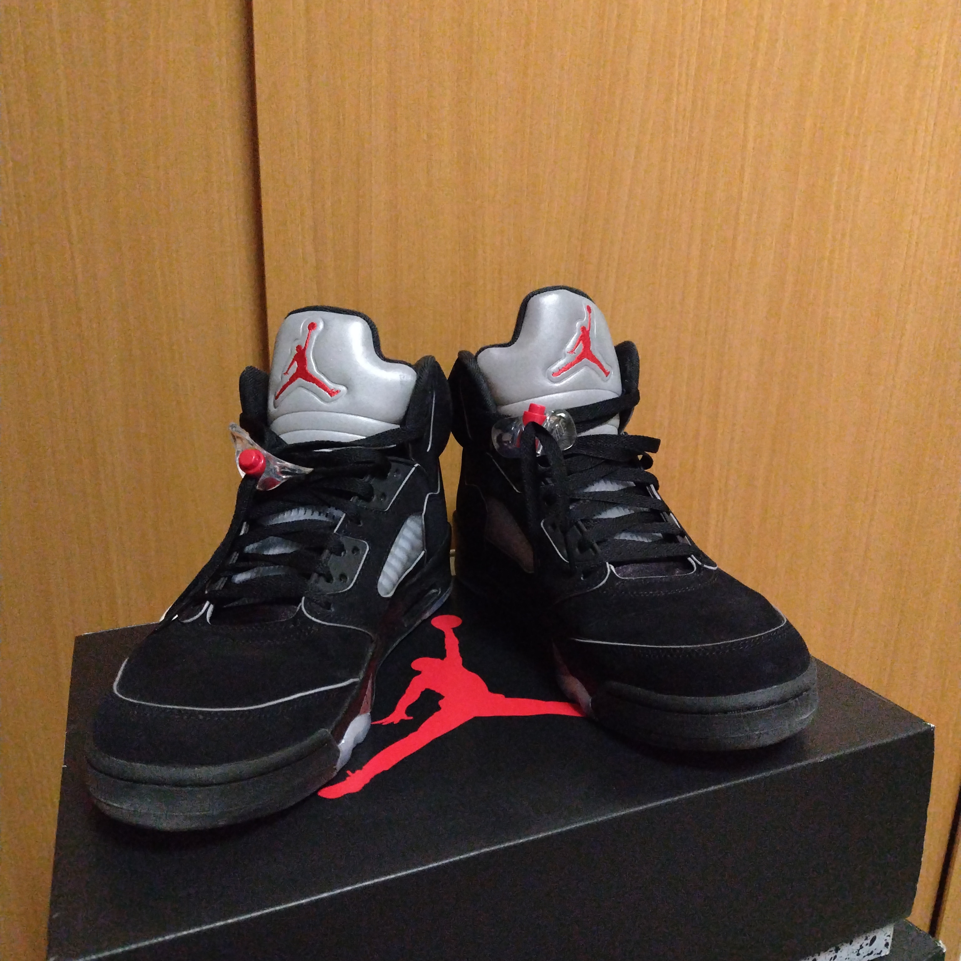 ナイキ エアジョーダン5 レトロ OG "ブラックメタリック リイマジンド"