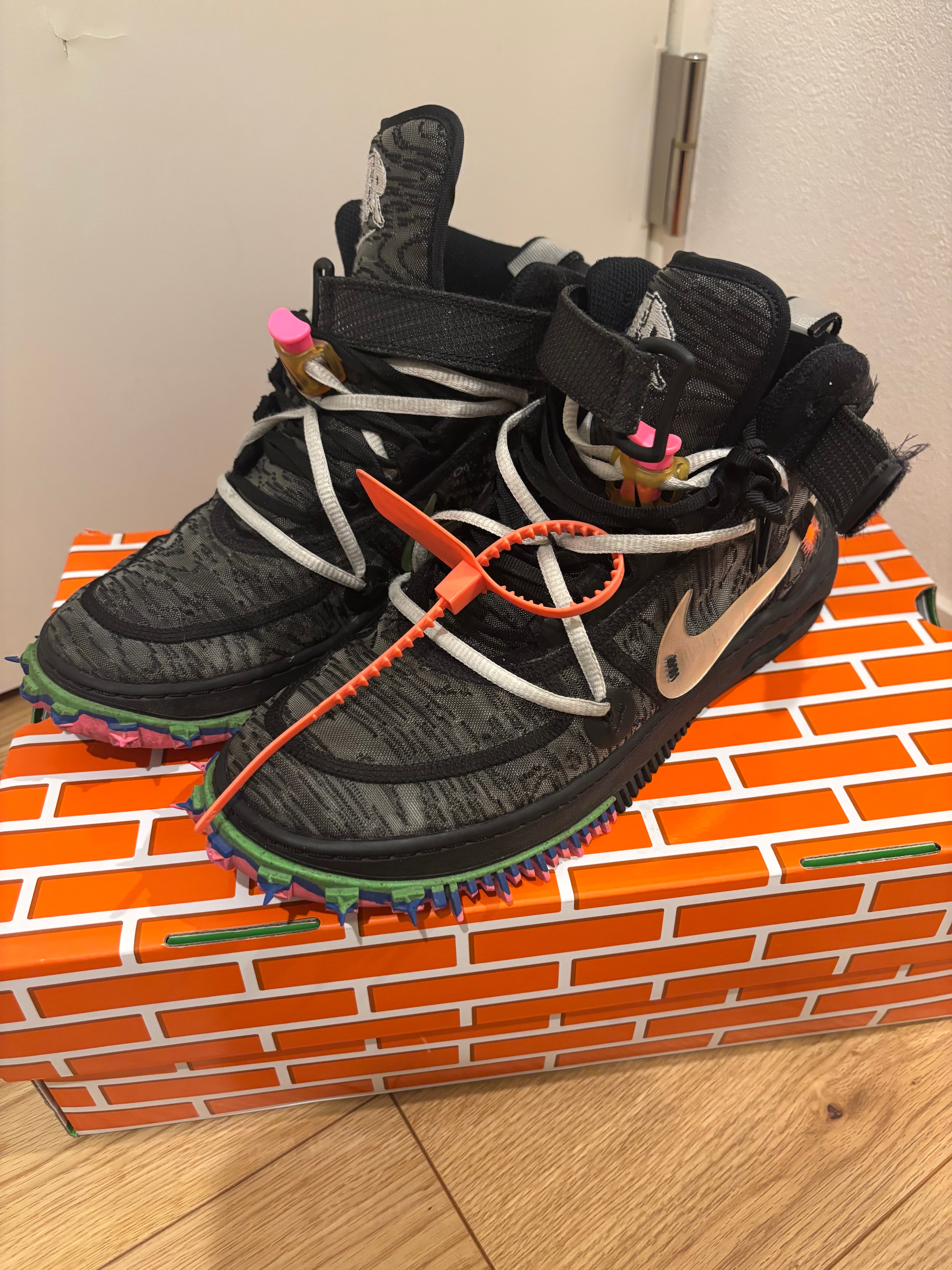 Off-White × Nike Air Force 1 Mid "Black"