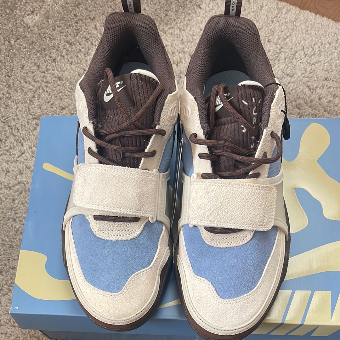 Travis Scott × Nike Zoom Field Jaxx "Pale Ivory and Leche Blue"