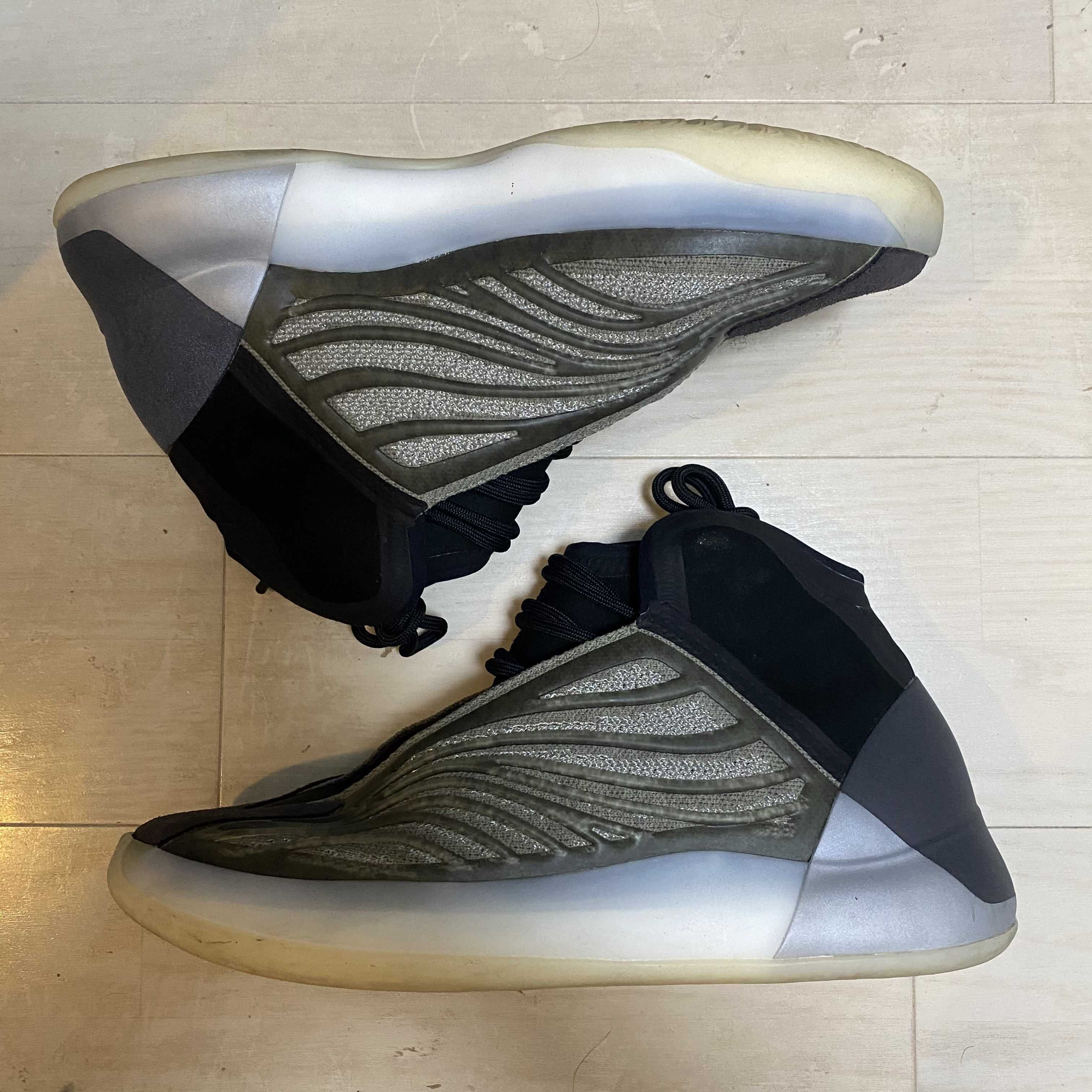 adidas YEEZY Quantum "Barium"