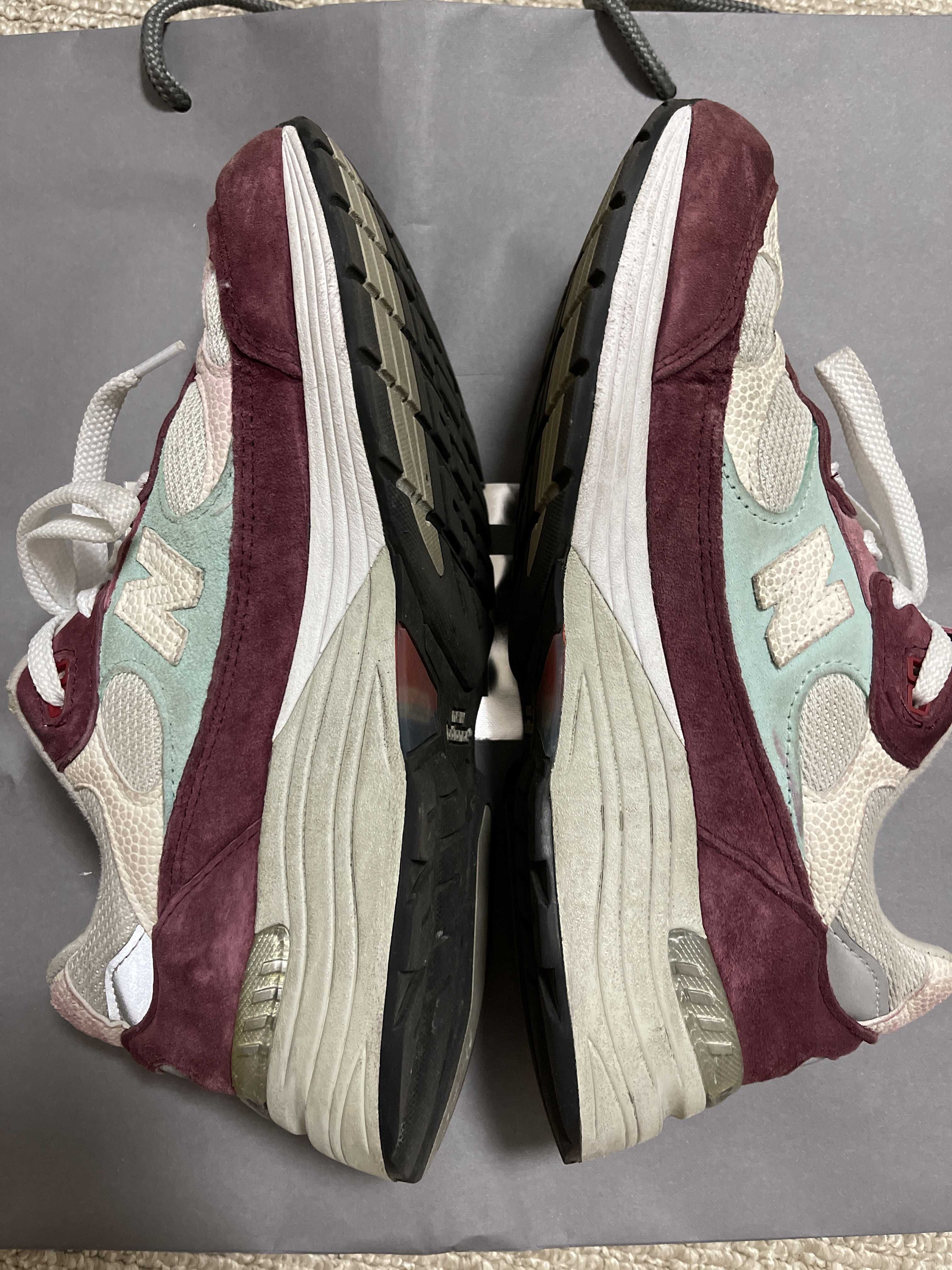 KITH × New Balance 992 Kithmas "Burgundy/White"