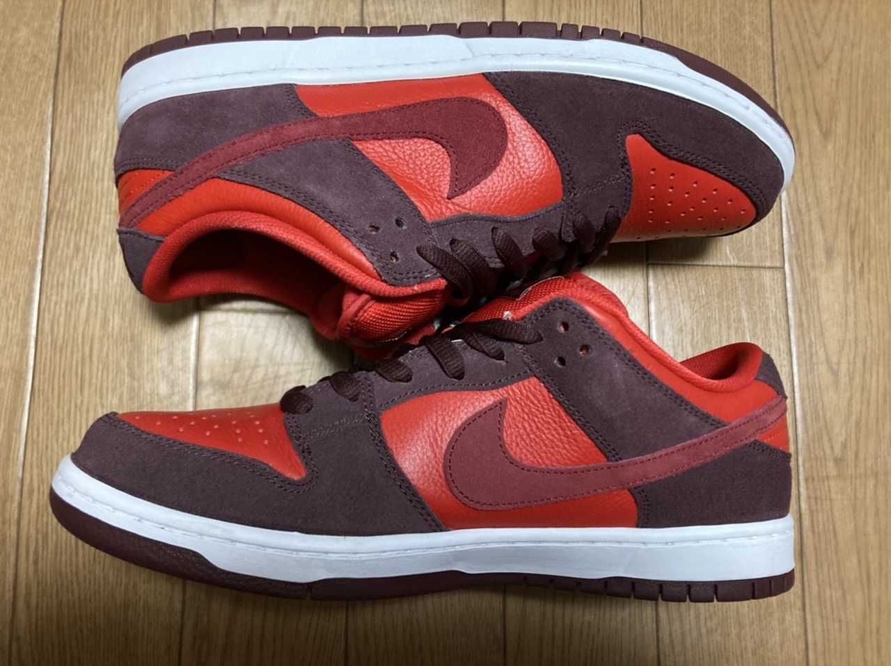 Nike SB Dunk Low "Cherry"