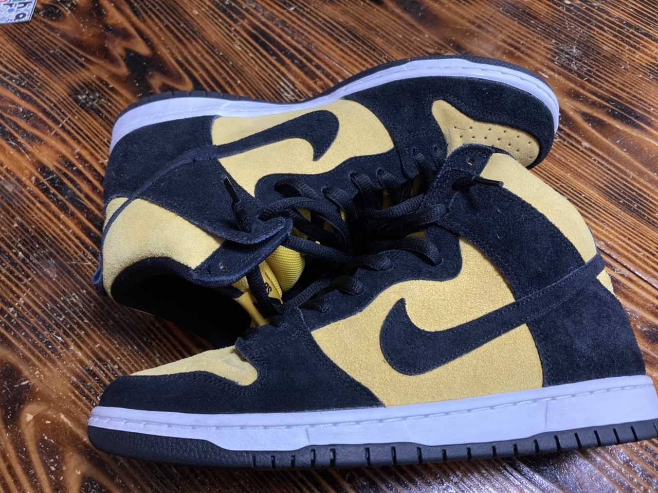 NIKE SB DUNK HIGH "MAIZE AND BLACK"