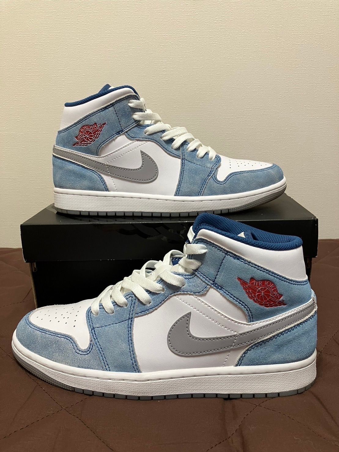 Nike Air Jordan 1 Mid SE "White/Hyper Royal/Red"