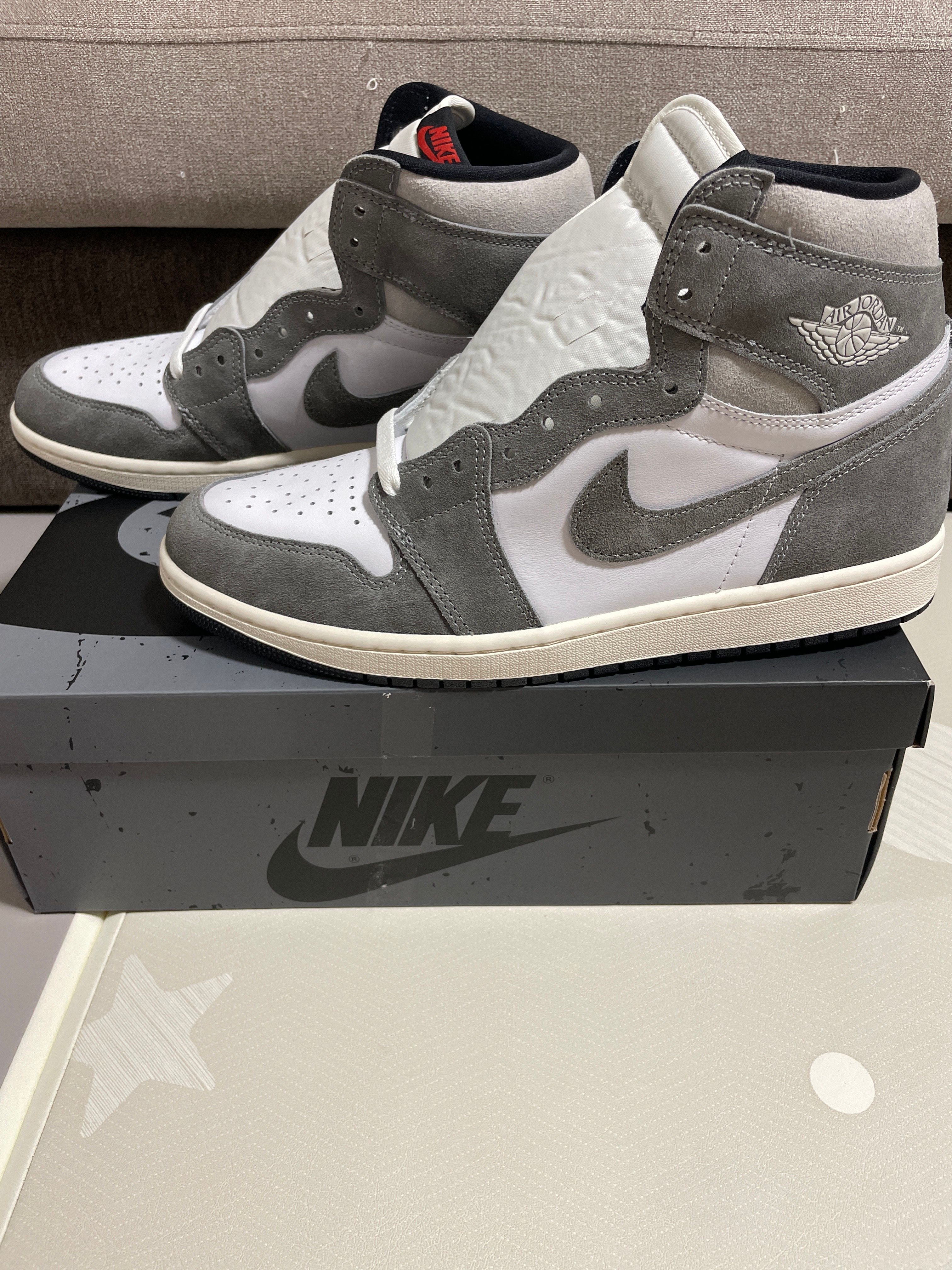 Nike Air Jordan 1 Retro High OG "Black and Smoke Grey"