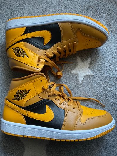 Nike Women's Air Jordan 1 Mid "University Gold"