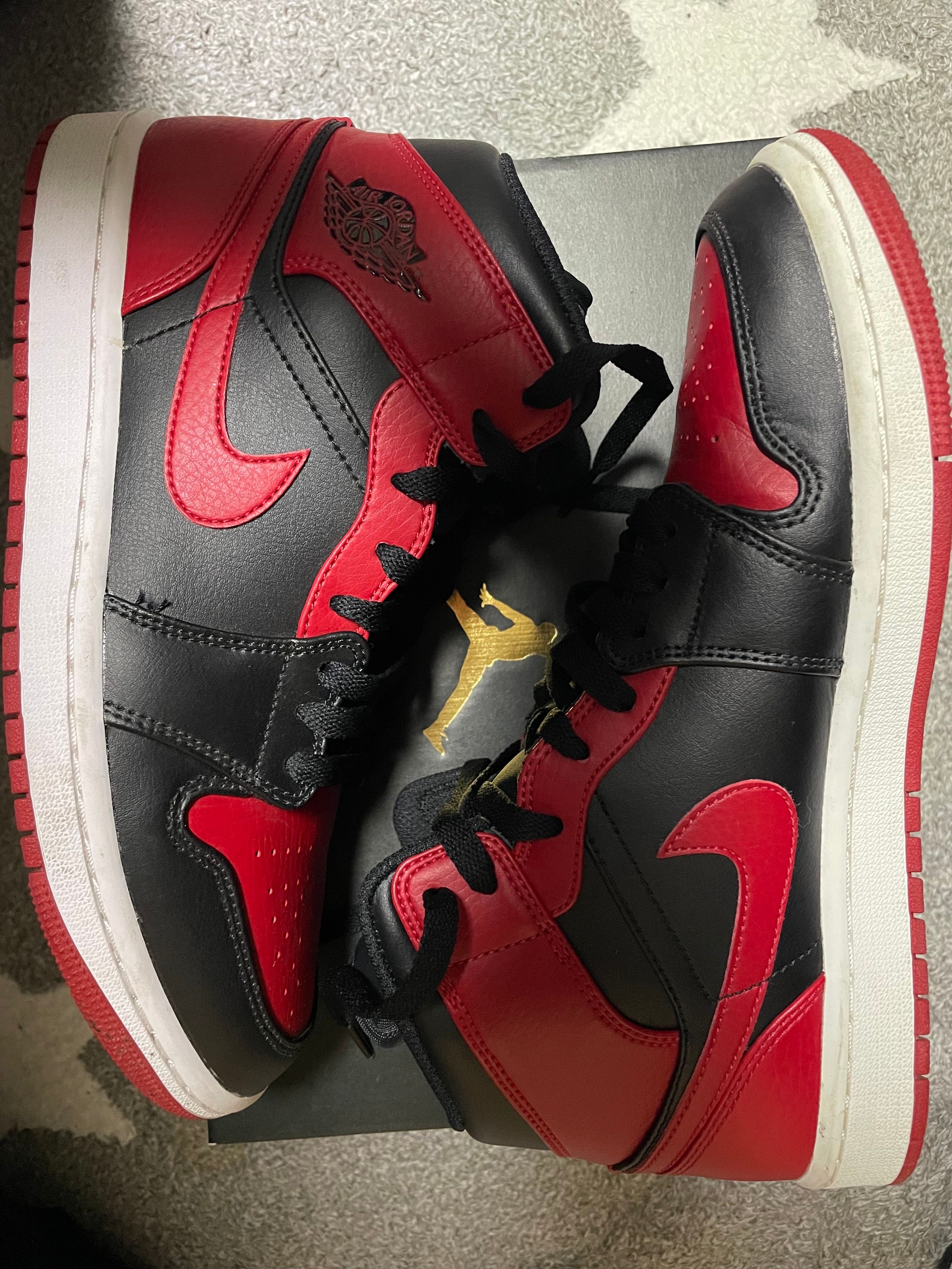 Nike Air Jordan 1 Mid "Bred"