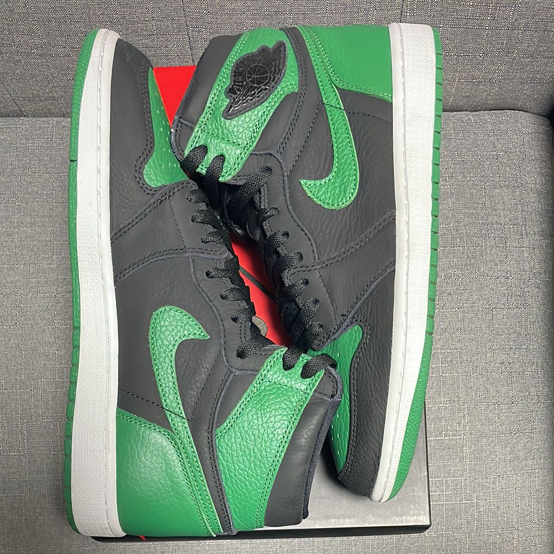 Nike Air Jordan 1 Retro High OG "Black/Pine Green" (2020)