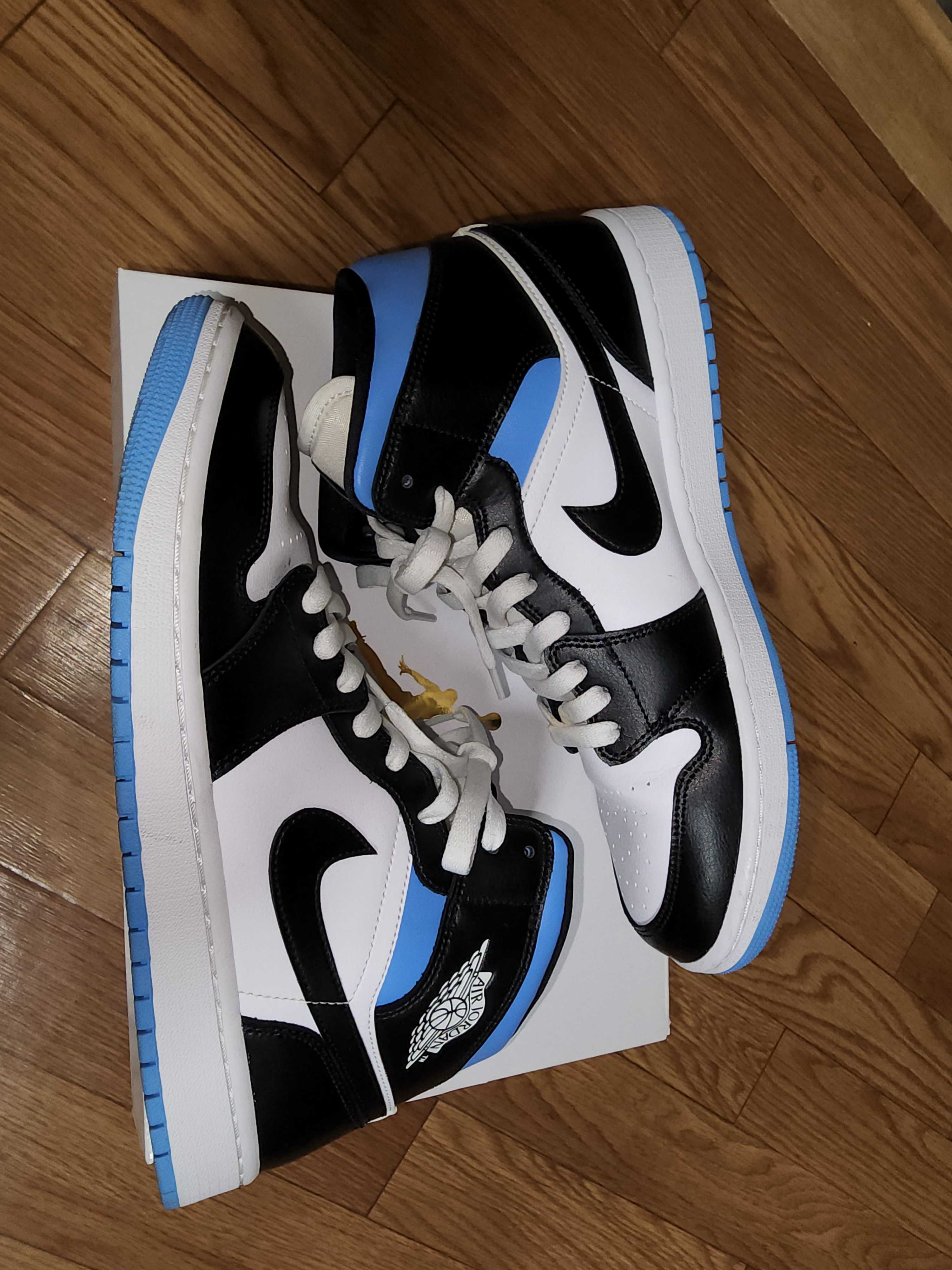 Nike Women's Air Jordan 1 Mid "Black/University Blue"
