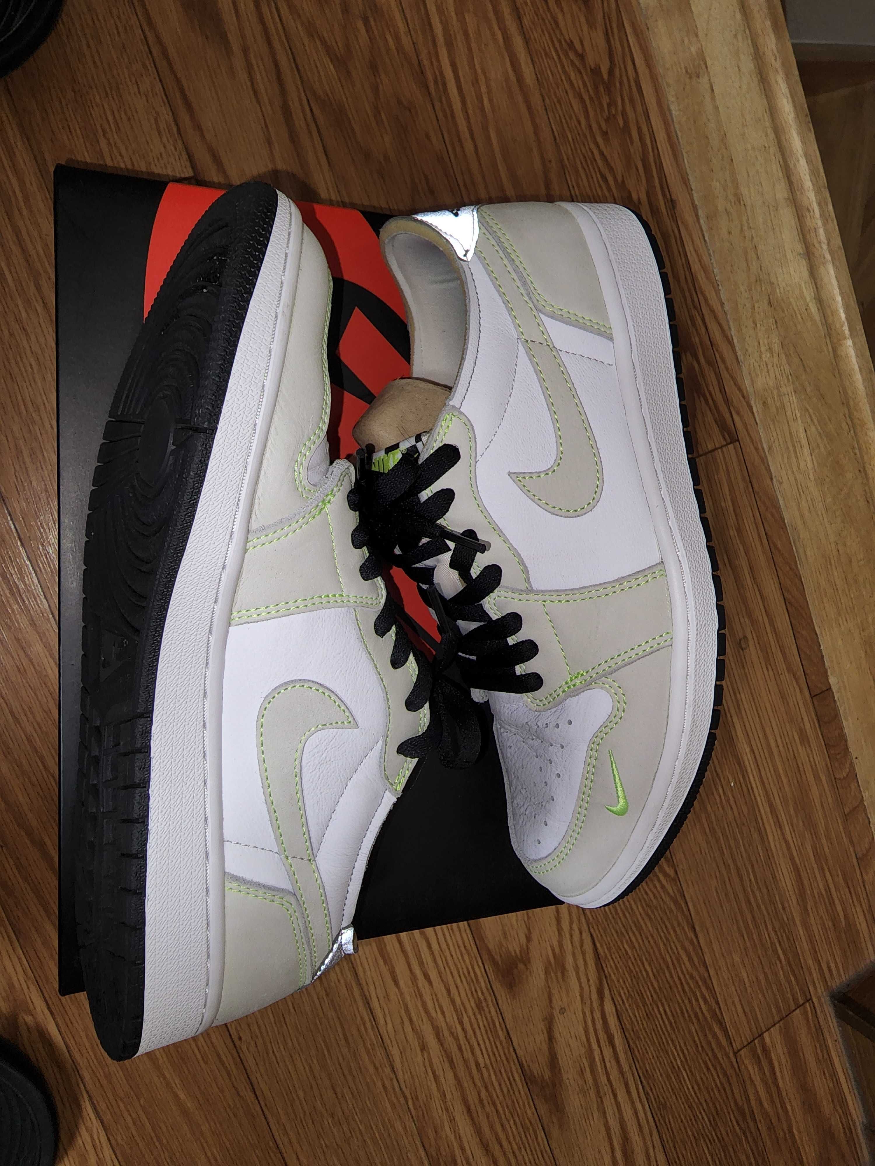 Nike Air Jordan 1 Low OG "Ghost Green" 