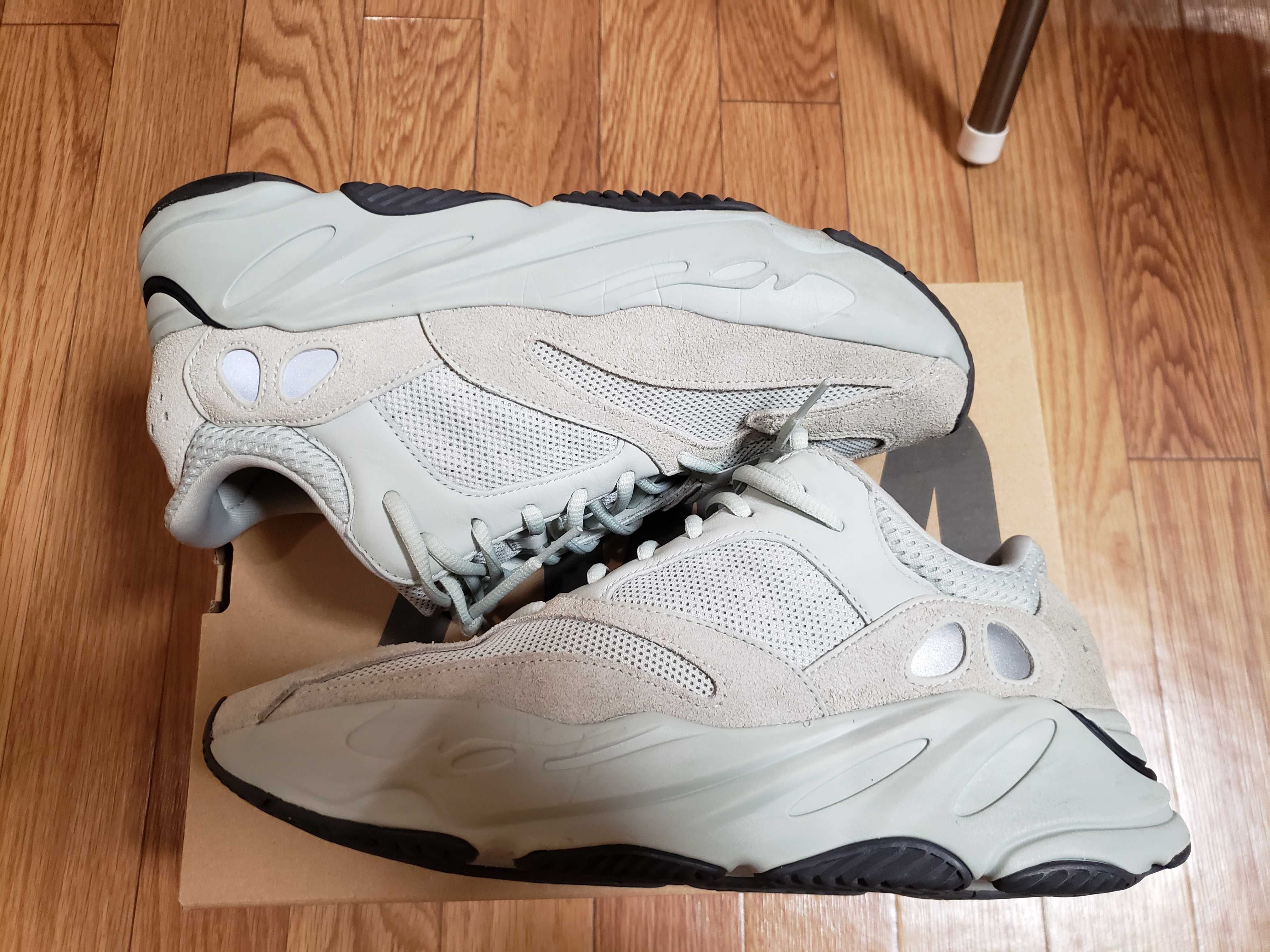 adidas YEEZY Boost 700 "Salt"