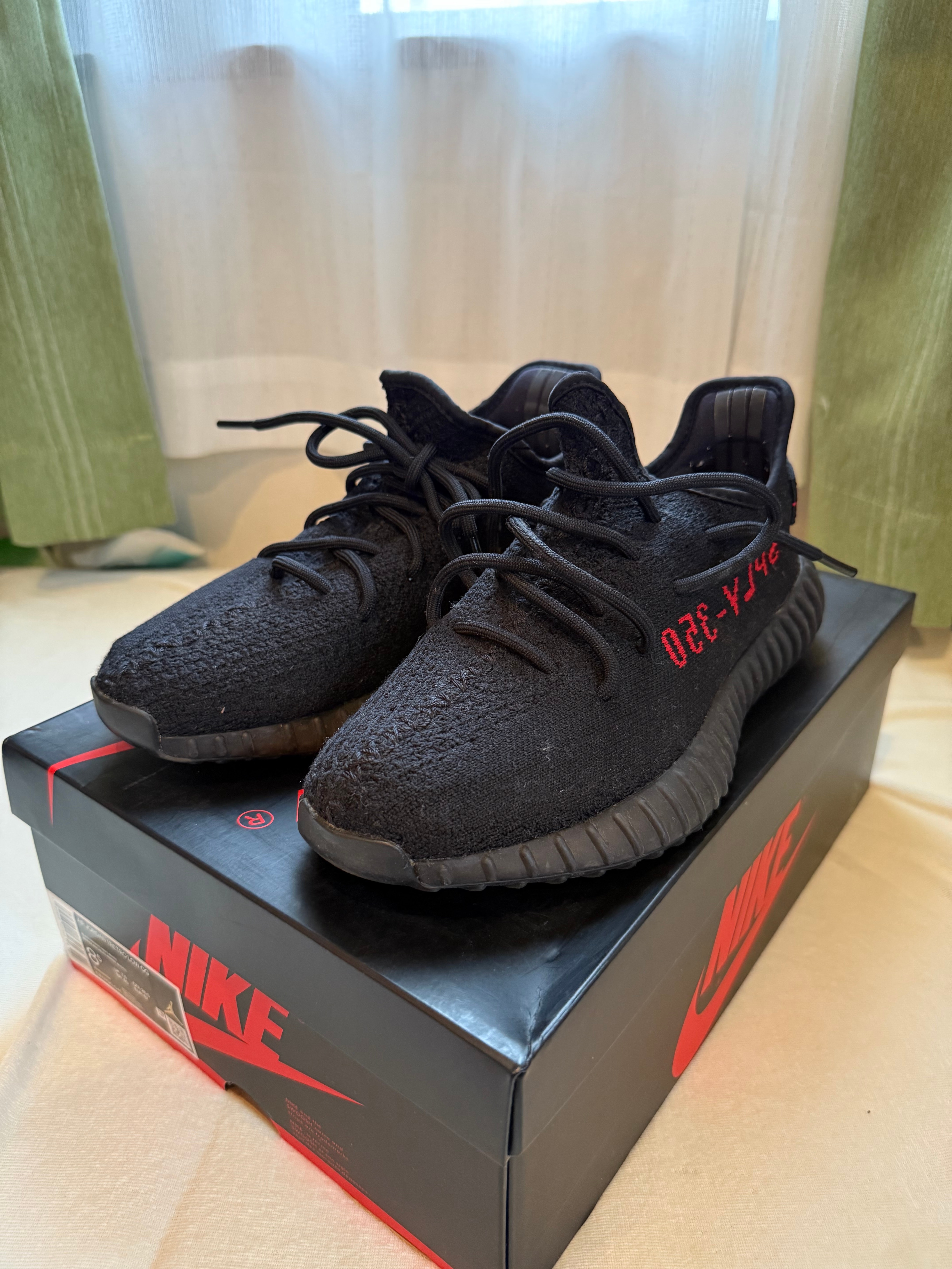 adidas YEEZY Boost 350 V2 "Core Black/Red" (2020)