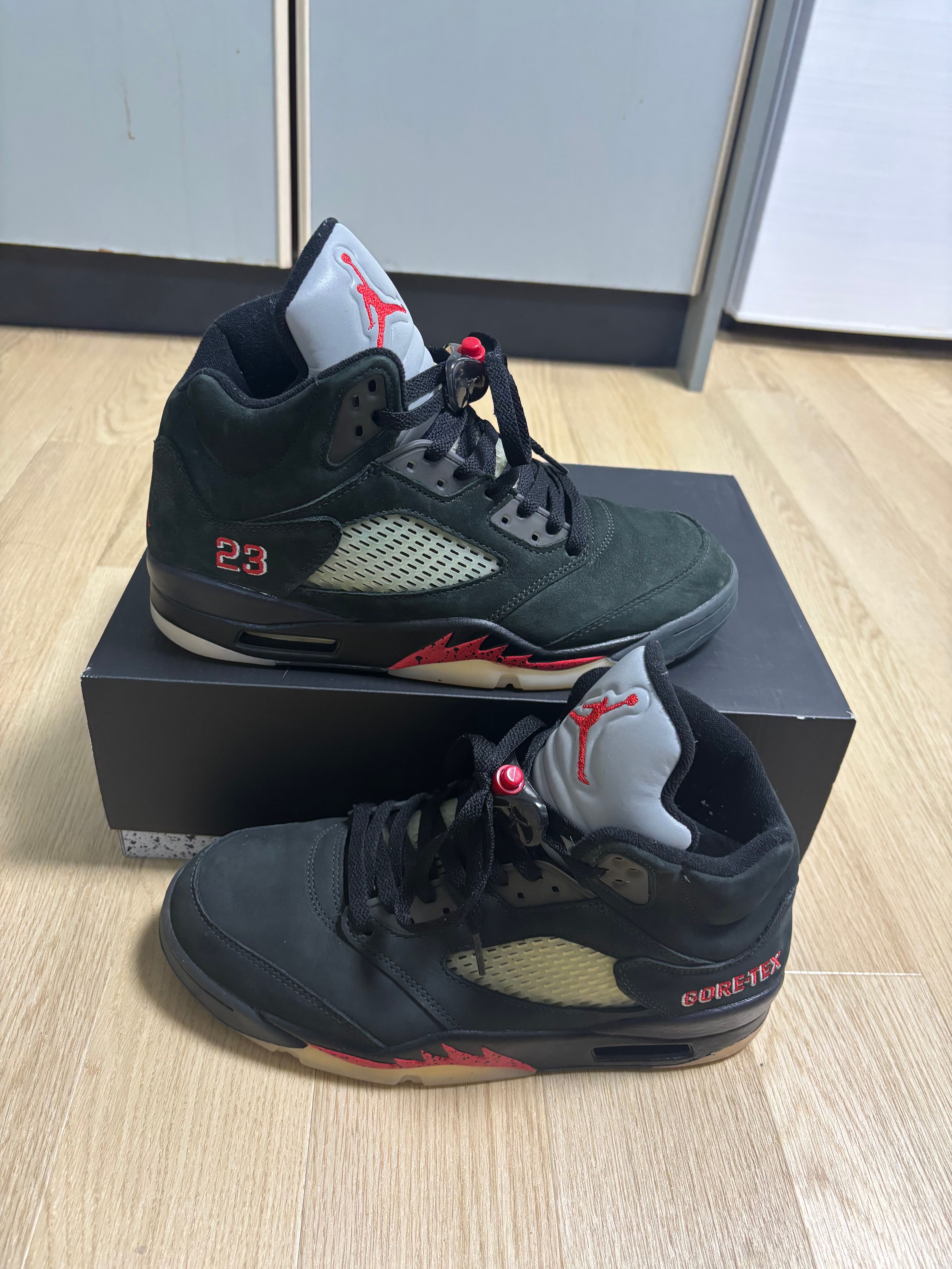 エアジョーダン5(AJ5) 人気の新作/中古通販【スニーカーダンク】
