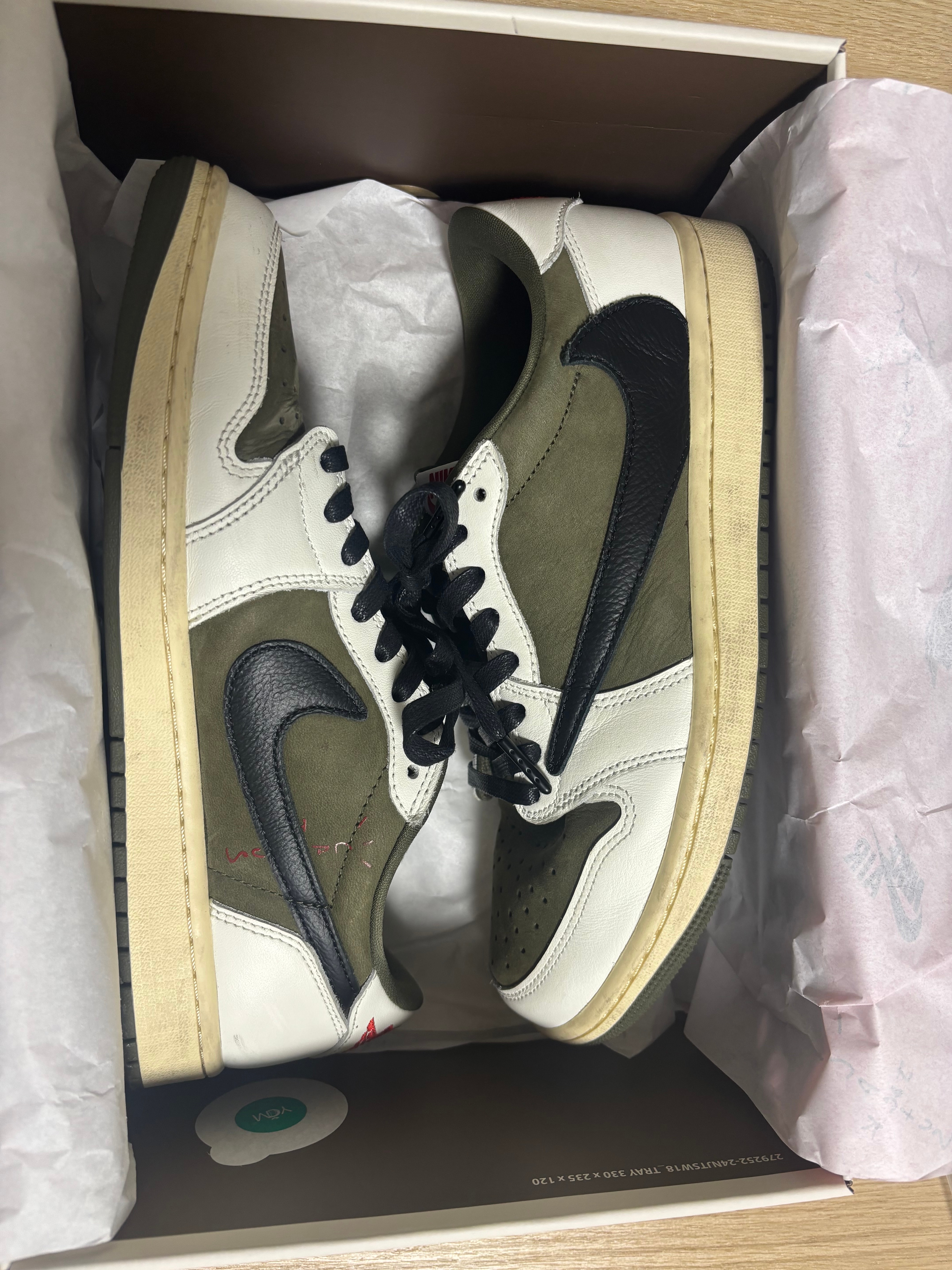 トラヴィススコット × ナイキ エアジョーダン1 ロー OG SP "リバースオリーブ"