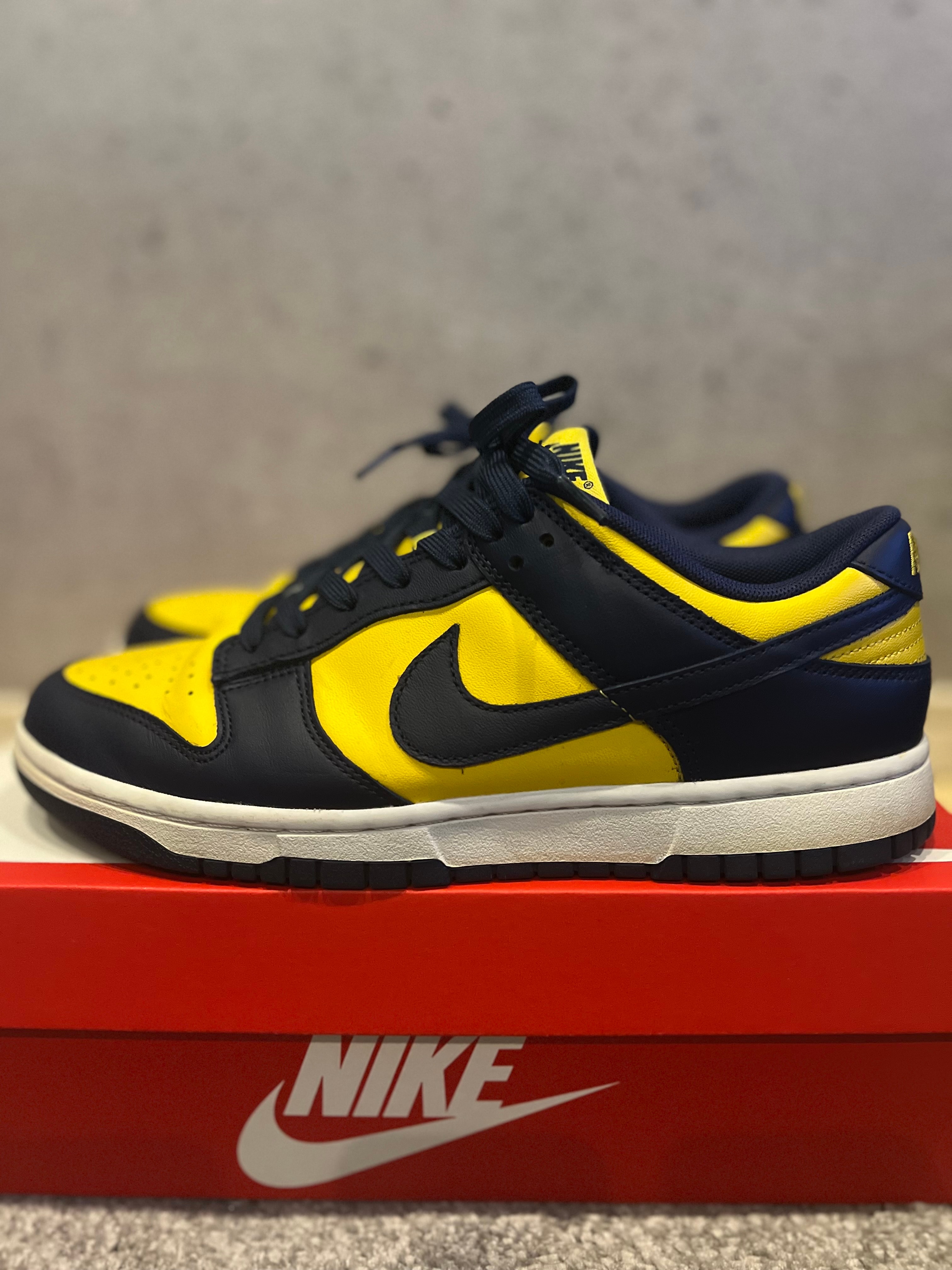 Nike Dunk Low "Michigan"