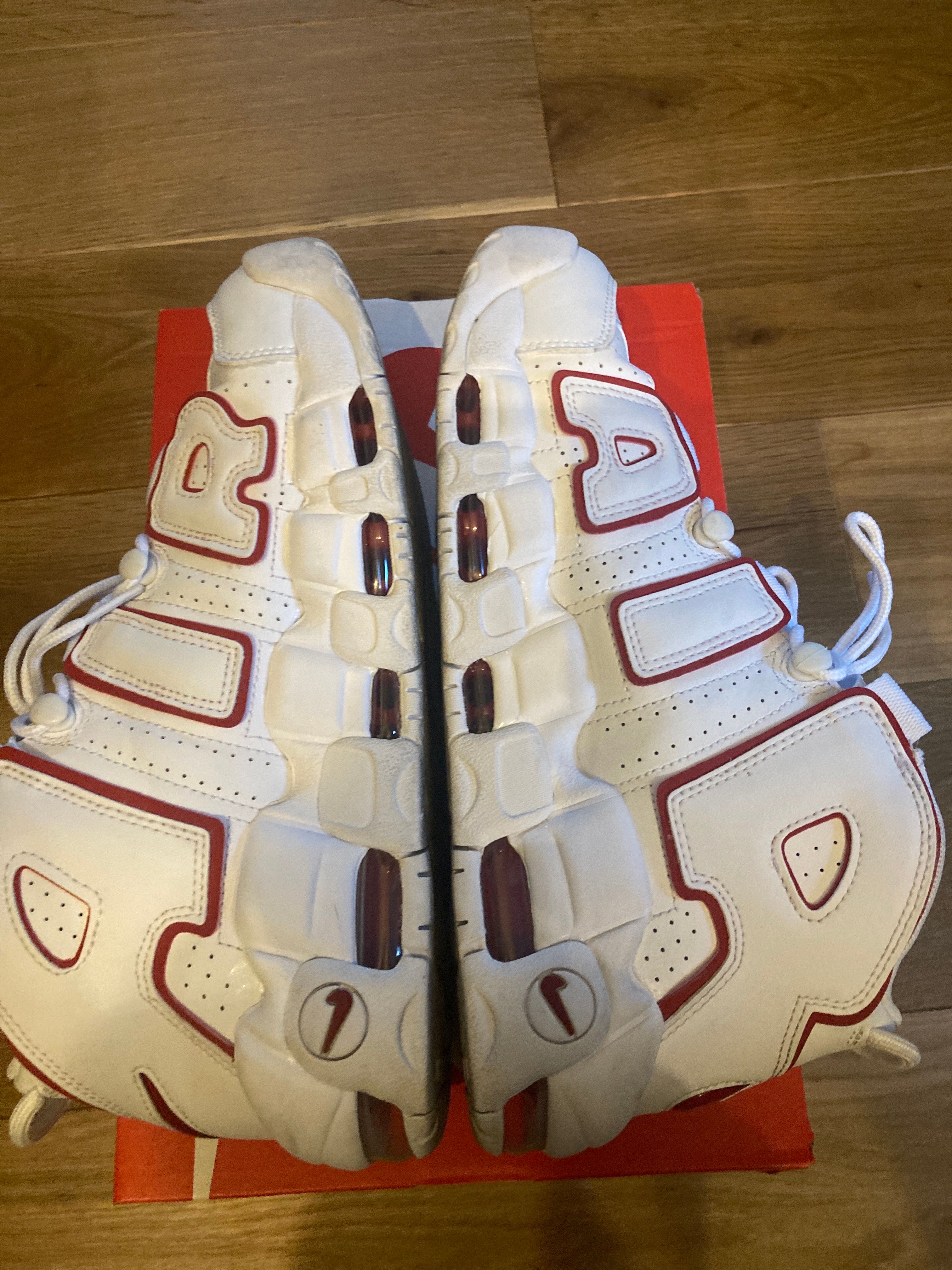 NIKE AIR MORE UPTEMPO "WHITE/VARSITY RED" (2021)