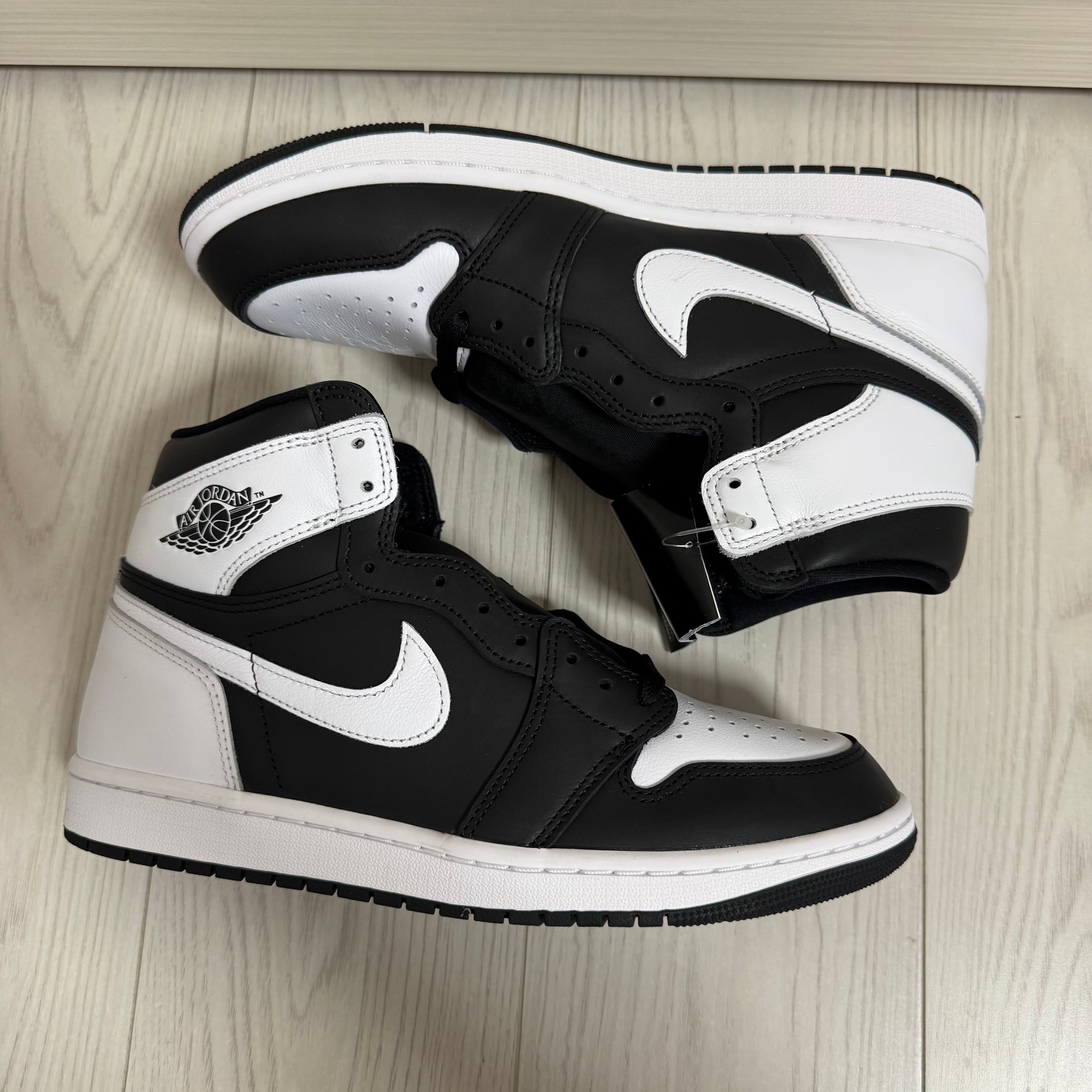 Nike Air Jordan 1 Retro High OG "Black/White"