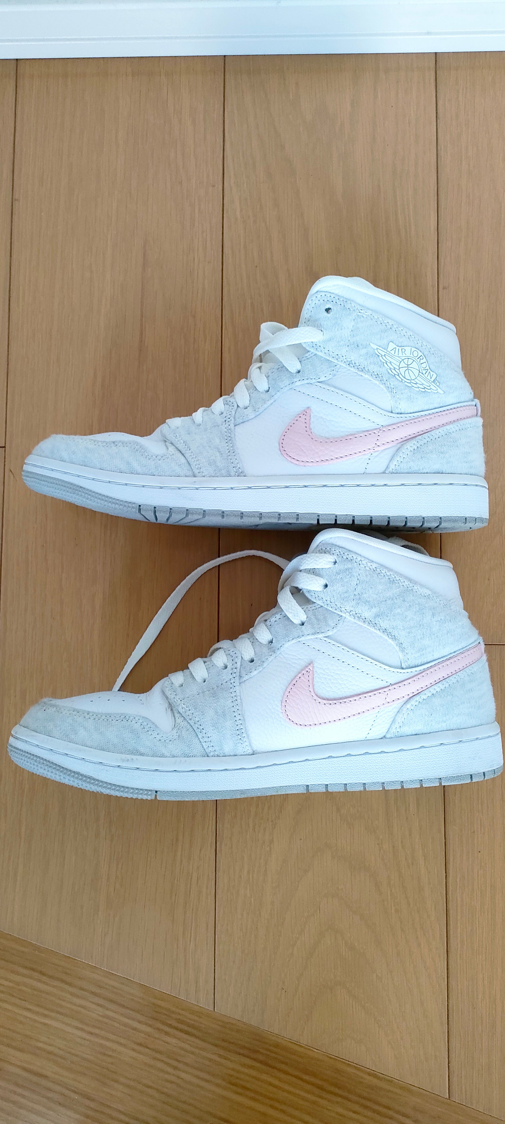 Nike Women's Air Jordan 1 Mid SE "Light Iron Ore"