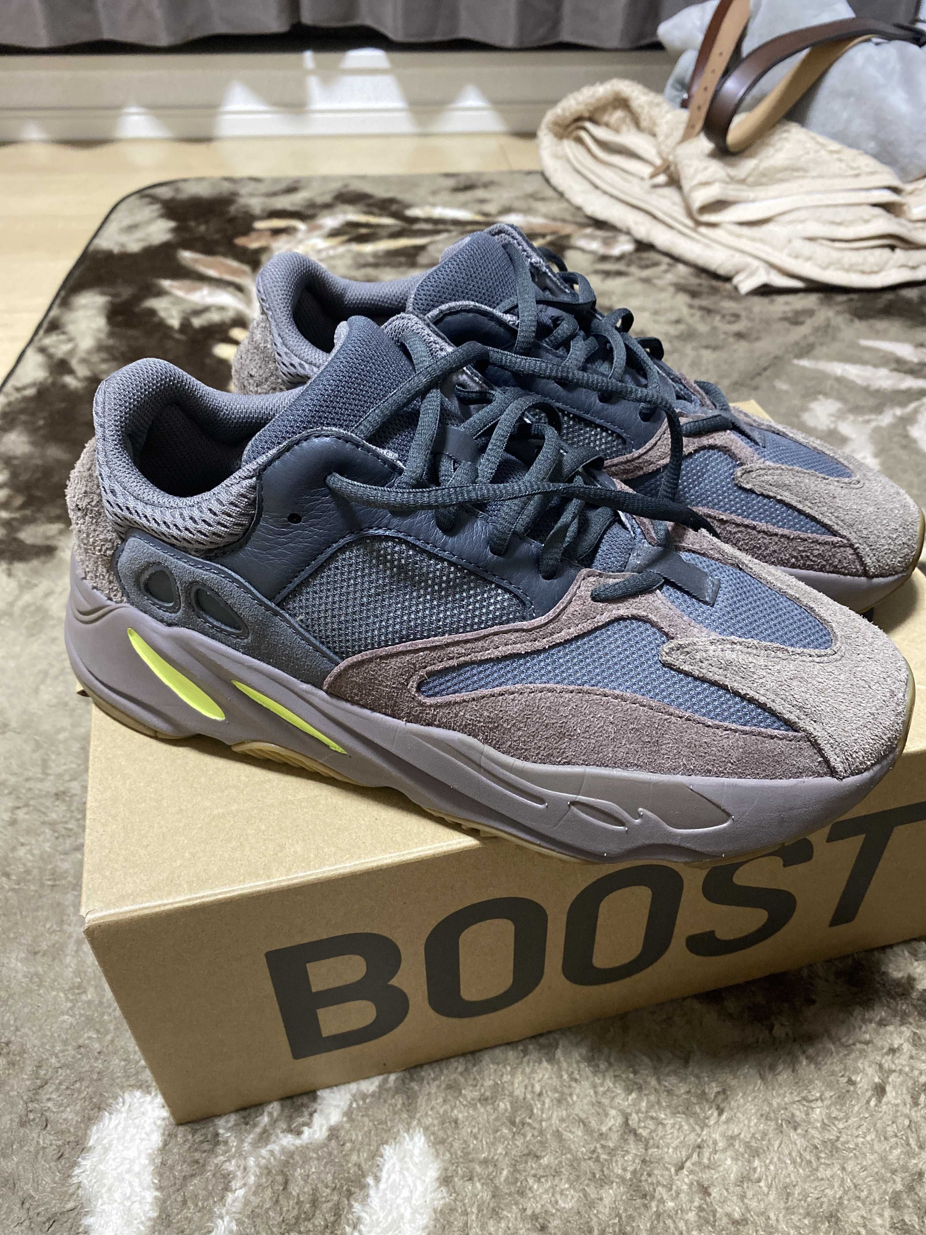 YEEZY BOOST 700 WAVE RUNNER DARK GREY