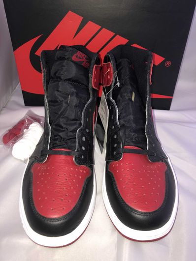Nike Air Jordan 1 Retro High OG "Bred/Banned" (2016)
