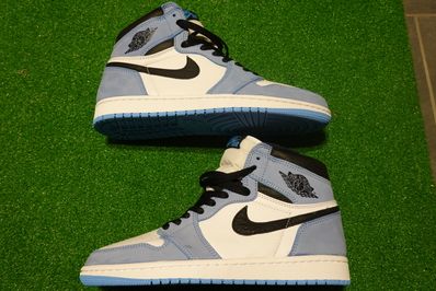 Nike Air Jordan 1 High OG "University Blue"