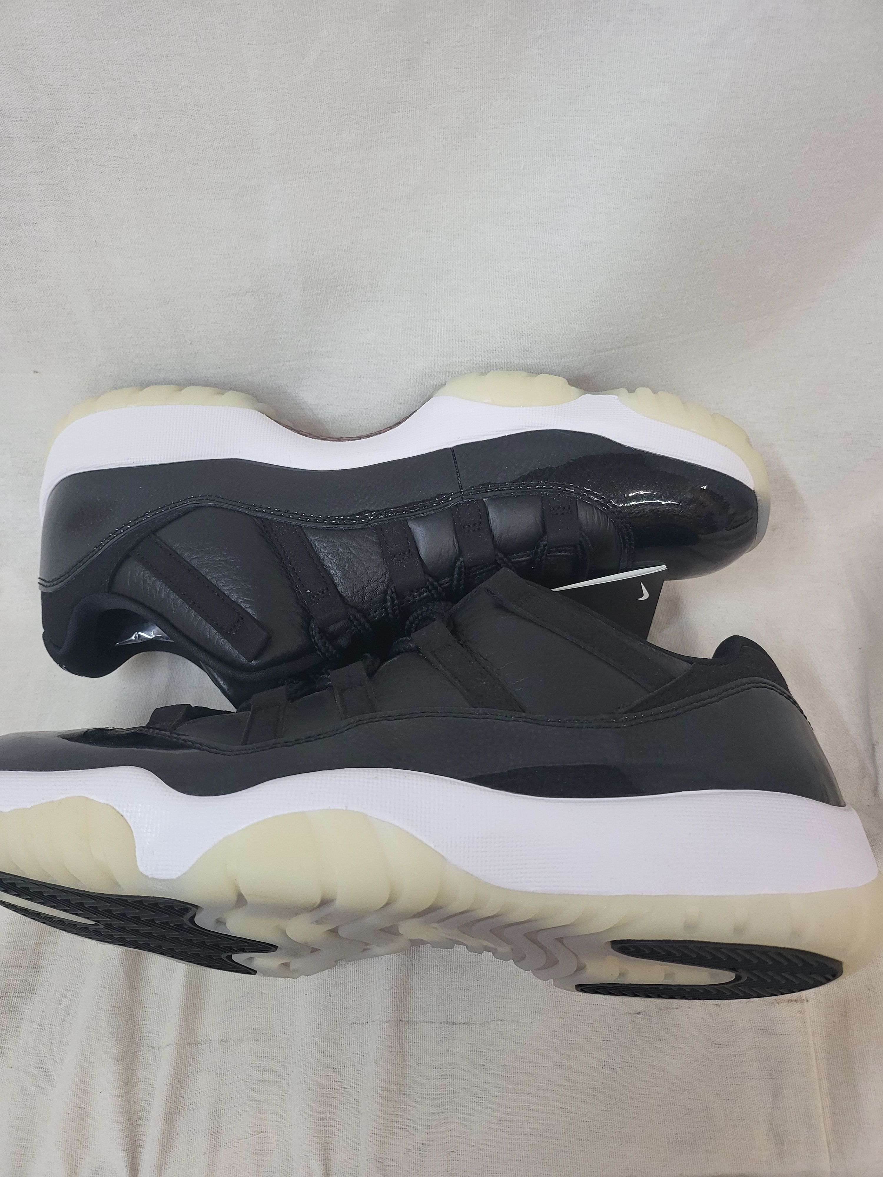 Nike Air Jordan 11 Low "72-10" 