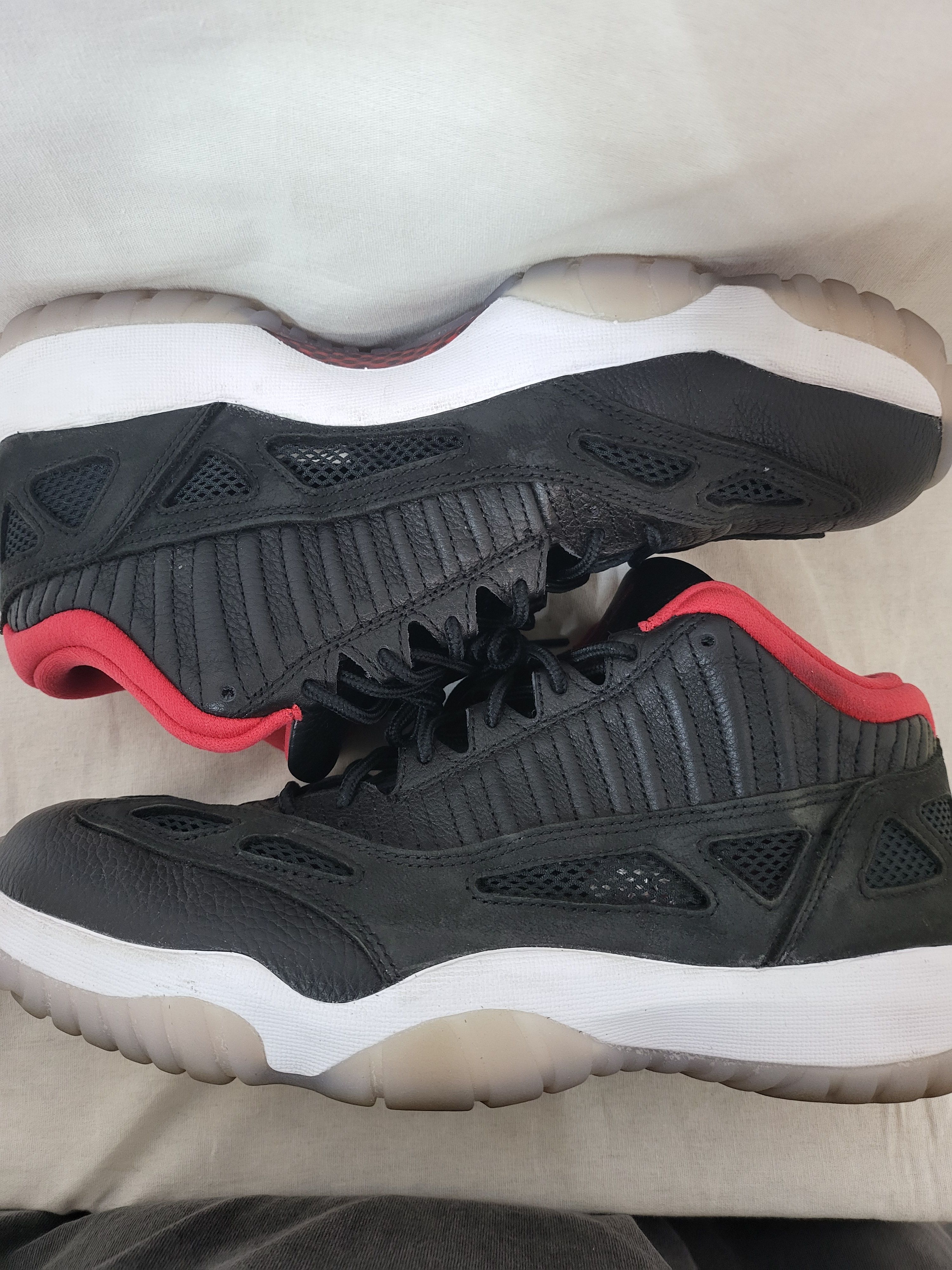 Air Jordan 11 Low IE "Bred"