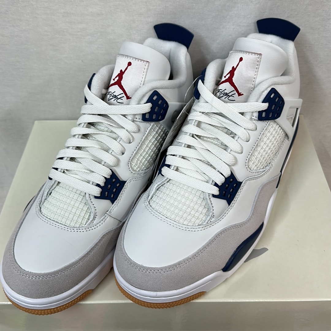 Nike SB Air Jordan 4 Retro SP "Summit White/Navy"