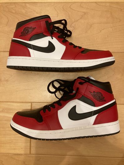 Nike Air Jordan 1 Mid "Chicago Black Toe"