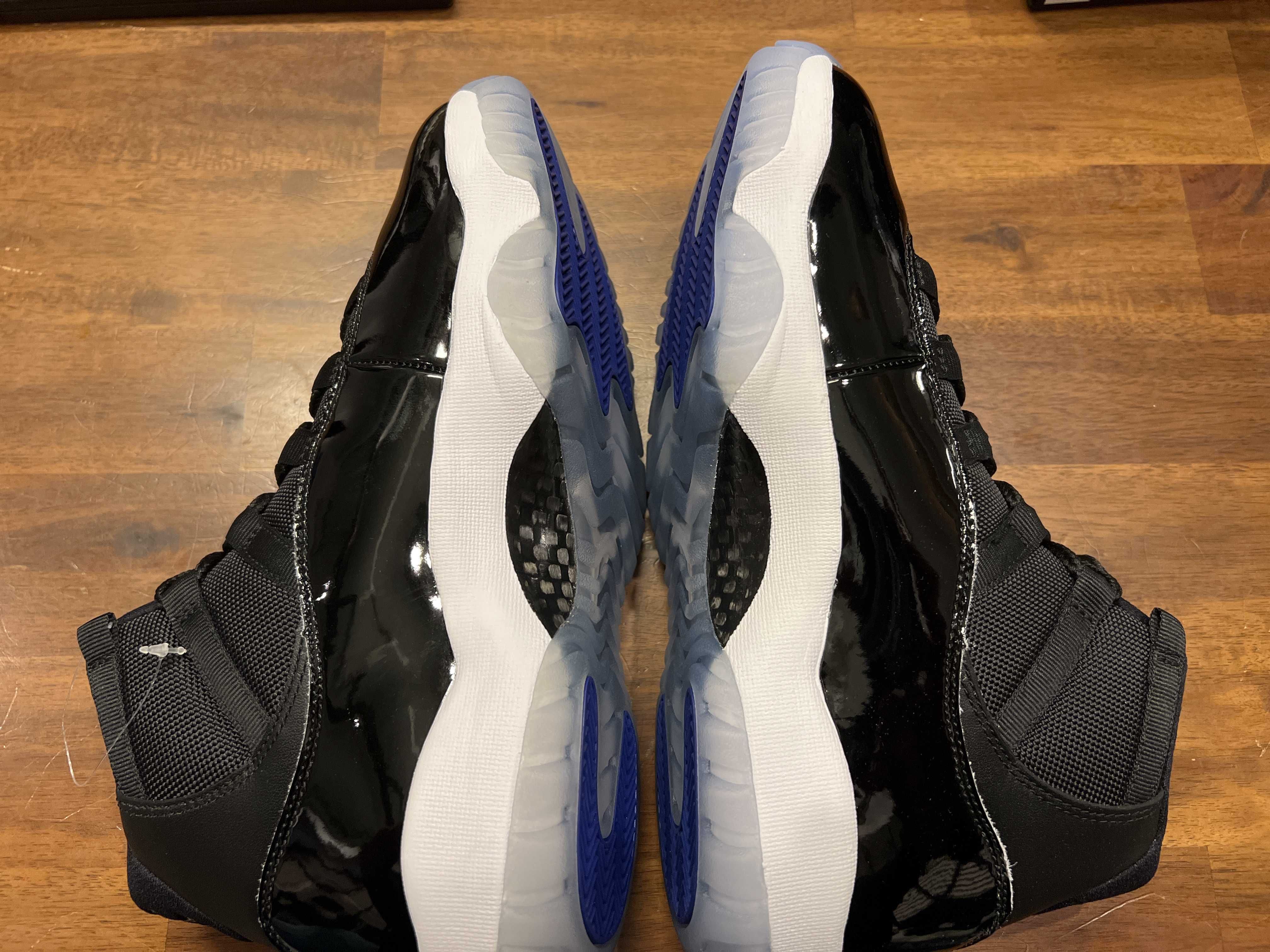 Nike Air Jordan 11 Retro "Space Jam" (2016)