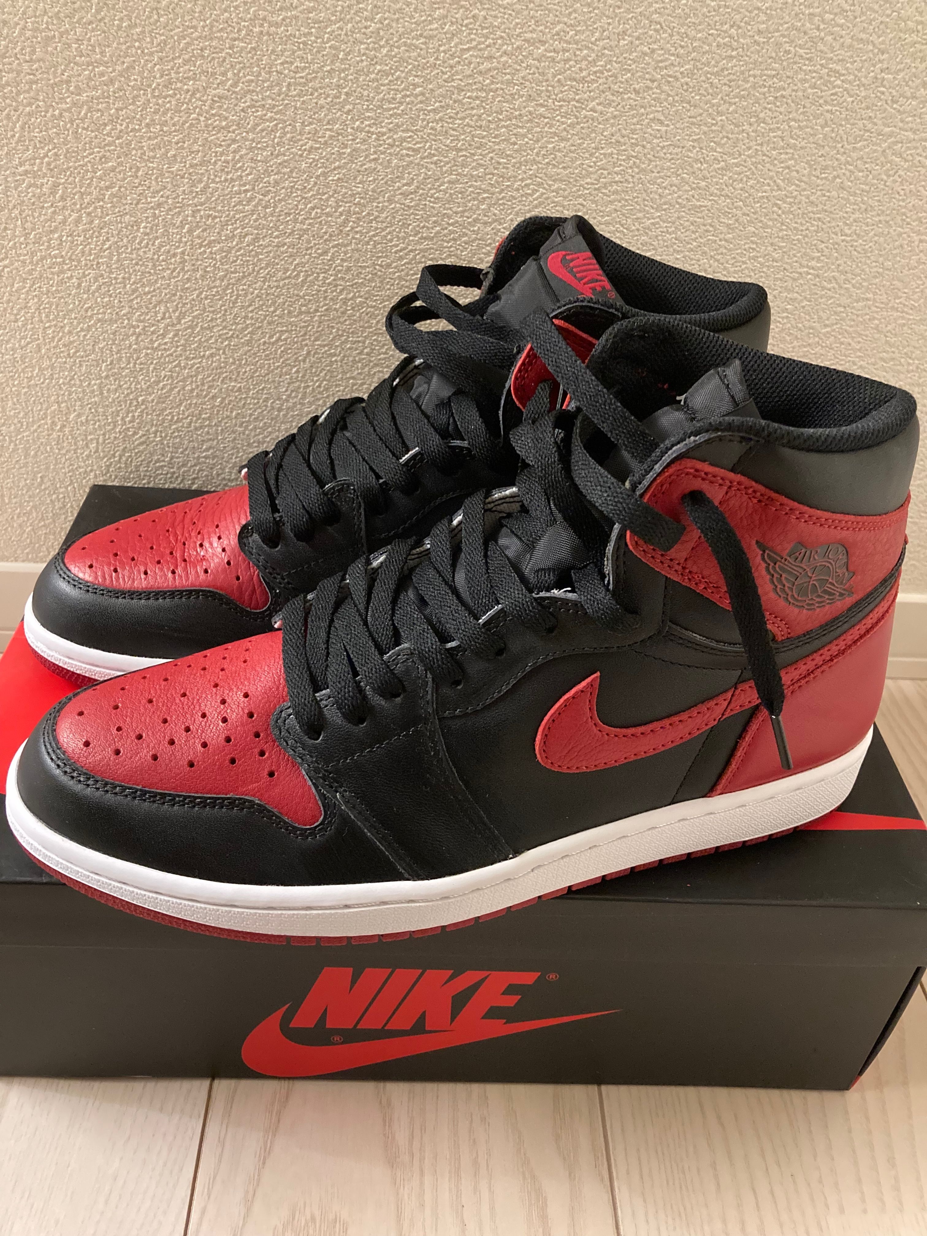 Nike Air Jordan 1 Retro High OG "Bred/Banned" (2016)