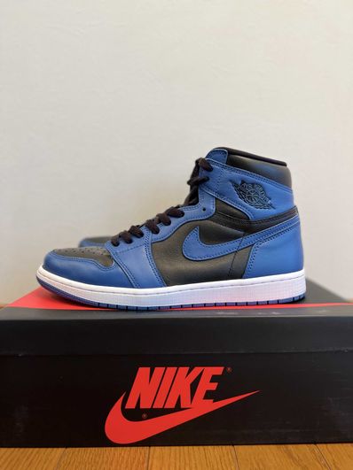 Nike Air Jordan 1 Retro High OG "Dark Marina Blue"