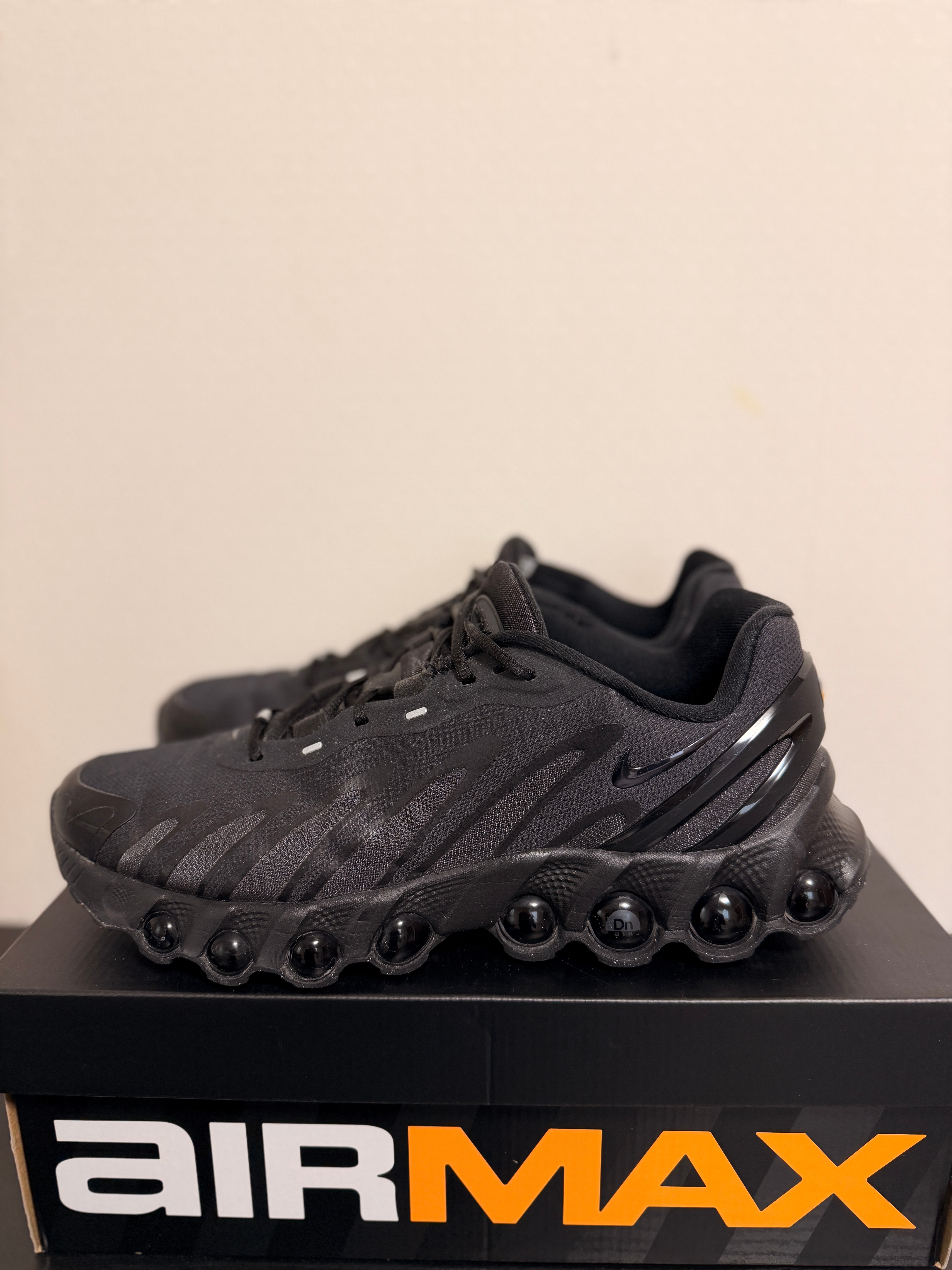 Nike Air Max DN8 "Triple Black"