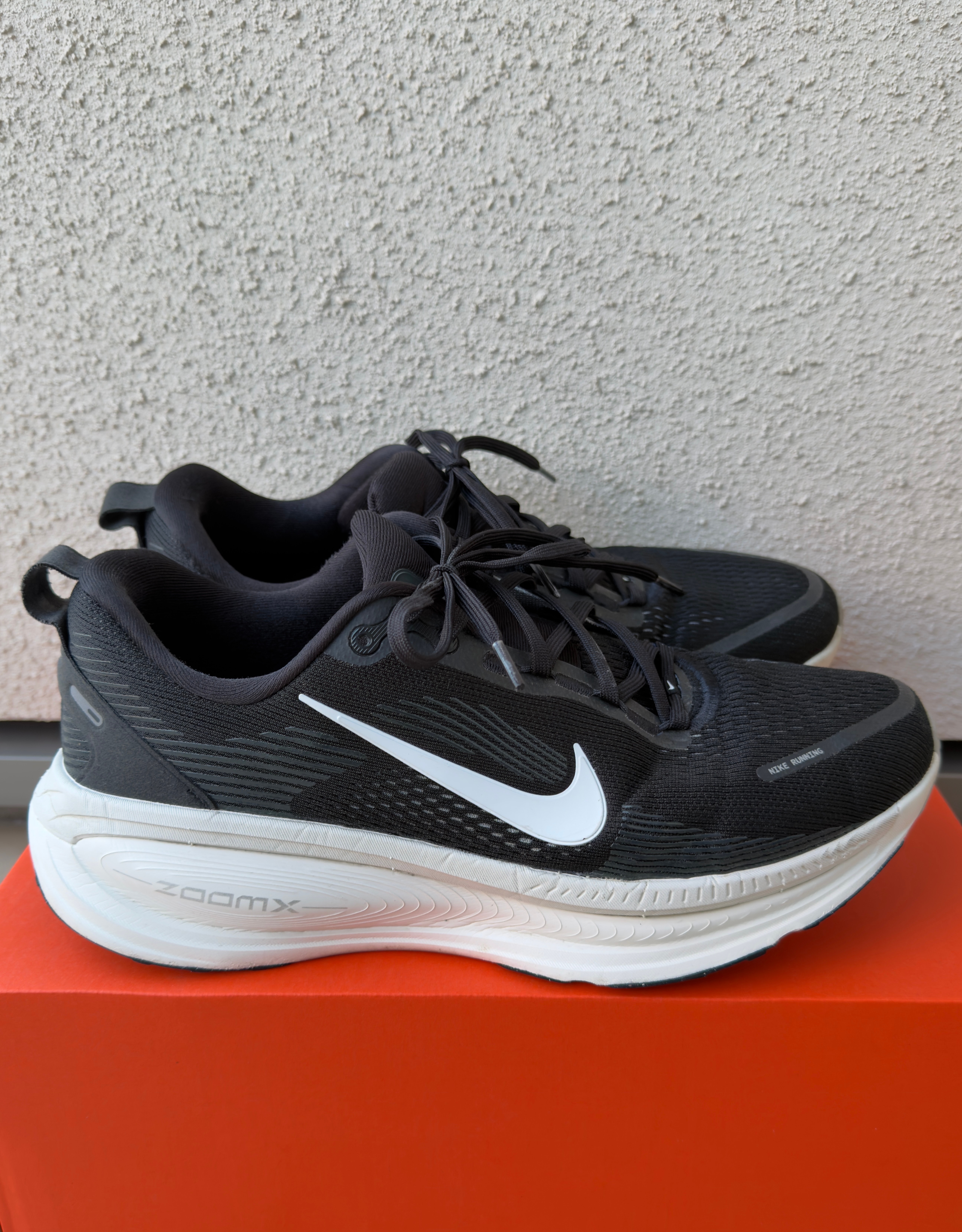 Nike Vomero 18 "Black/Coconut Milk/Light Iron Ore/Summit White"