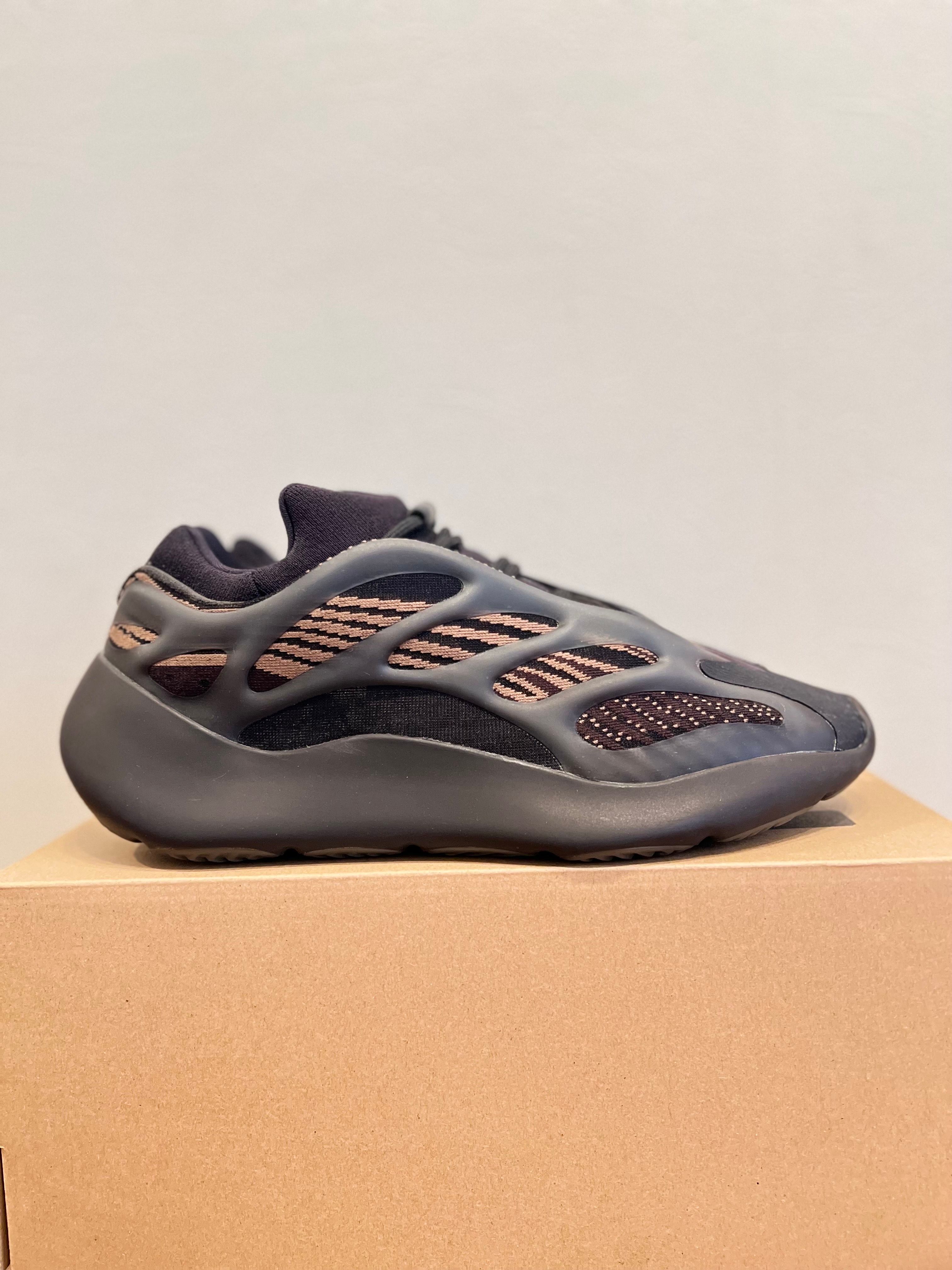 adidas YEEZY 700V3 "Clay Brown"