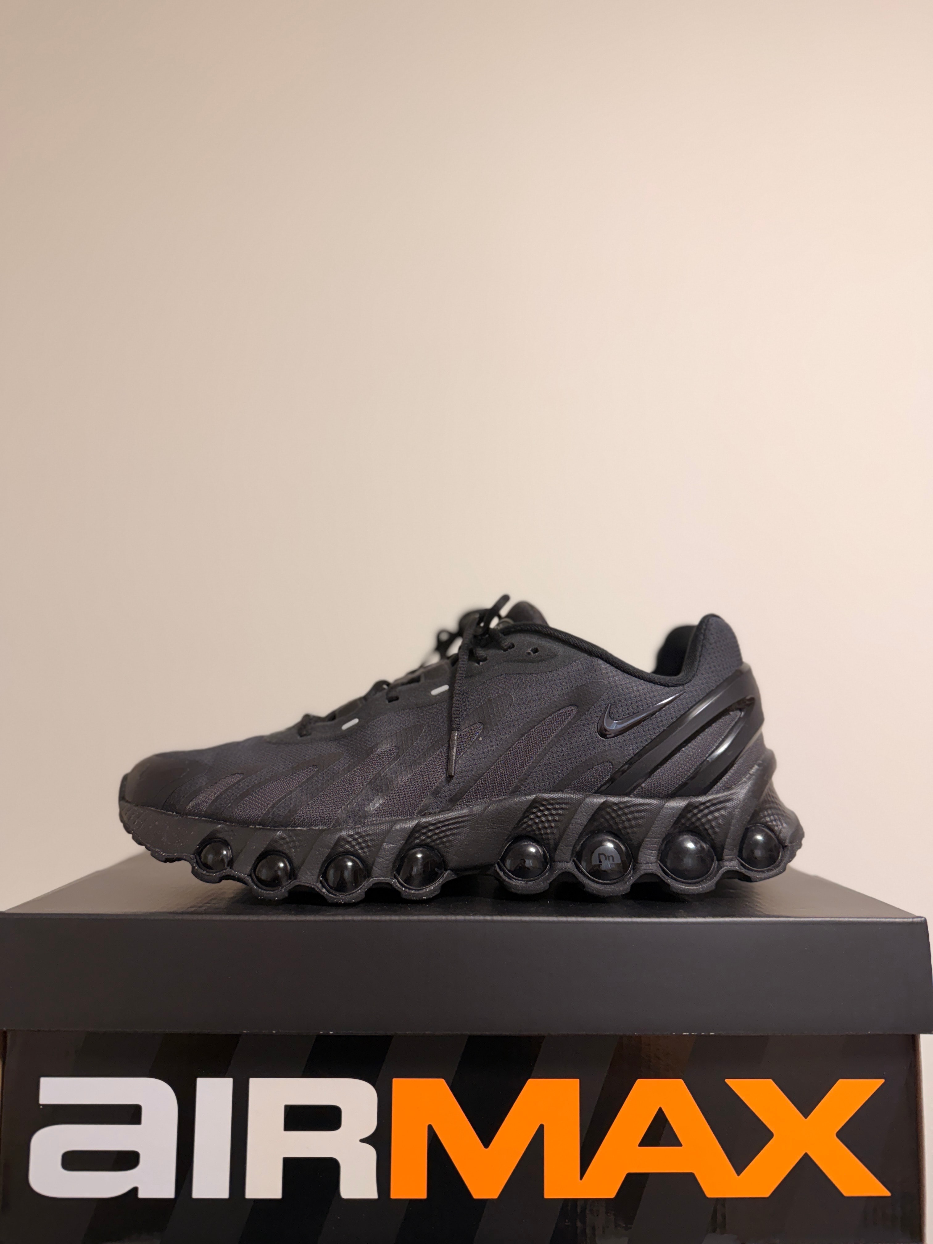 Nike Air Max DN8 "Triple Black"