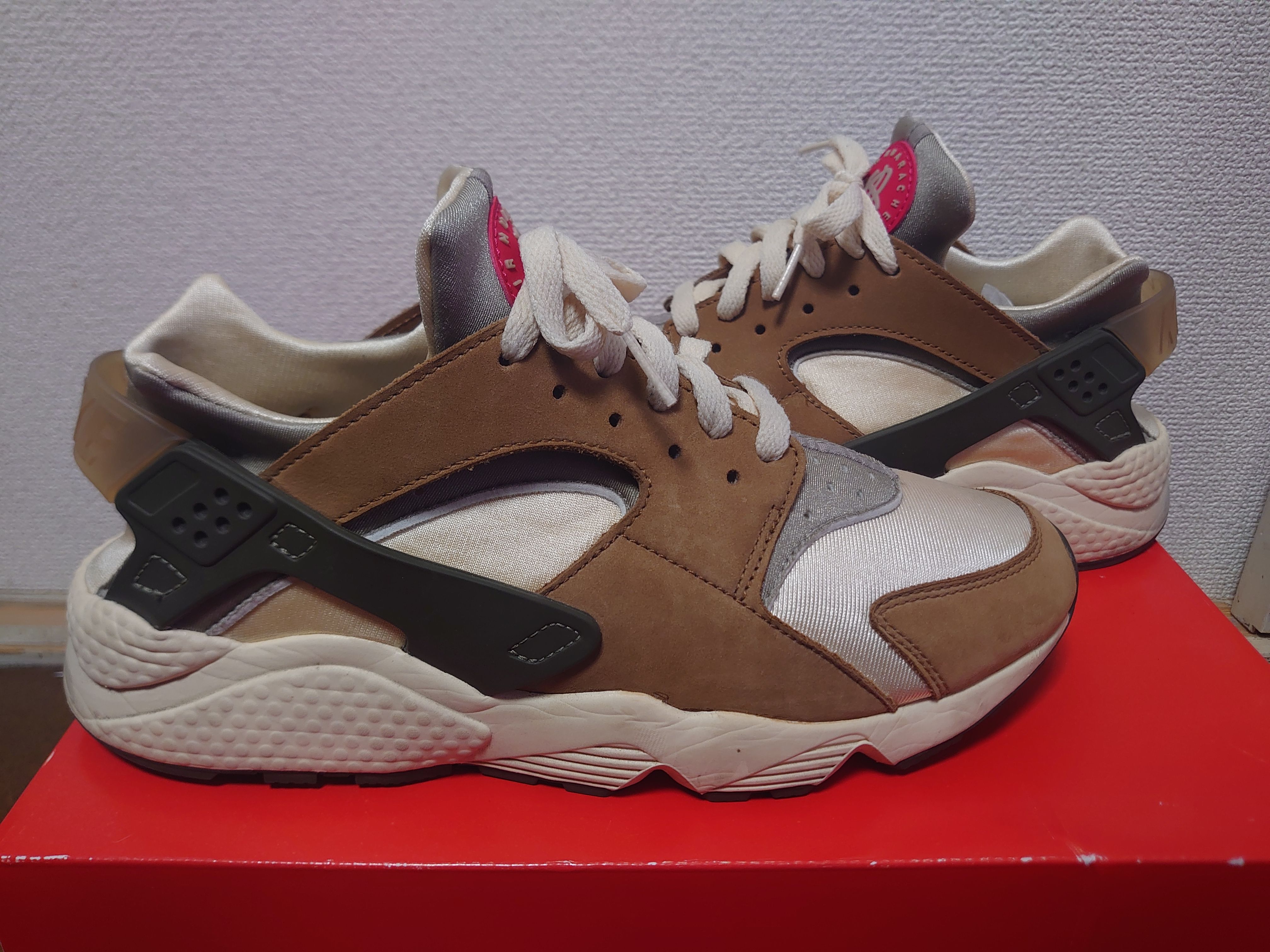 Stussy × Nike Air Huarache "Desert Oak"