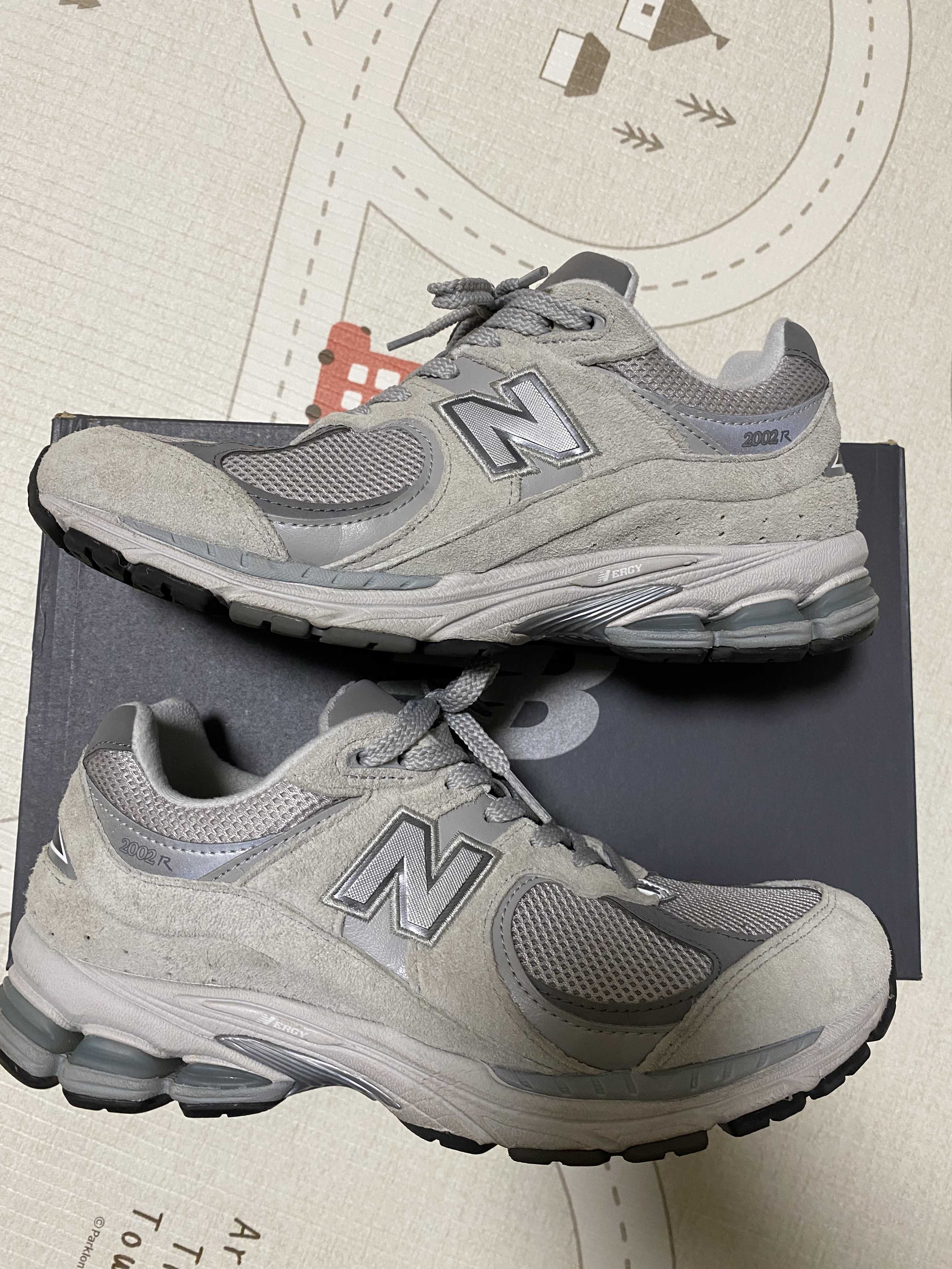 New Balance 2002R "Gray"