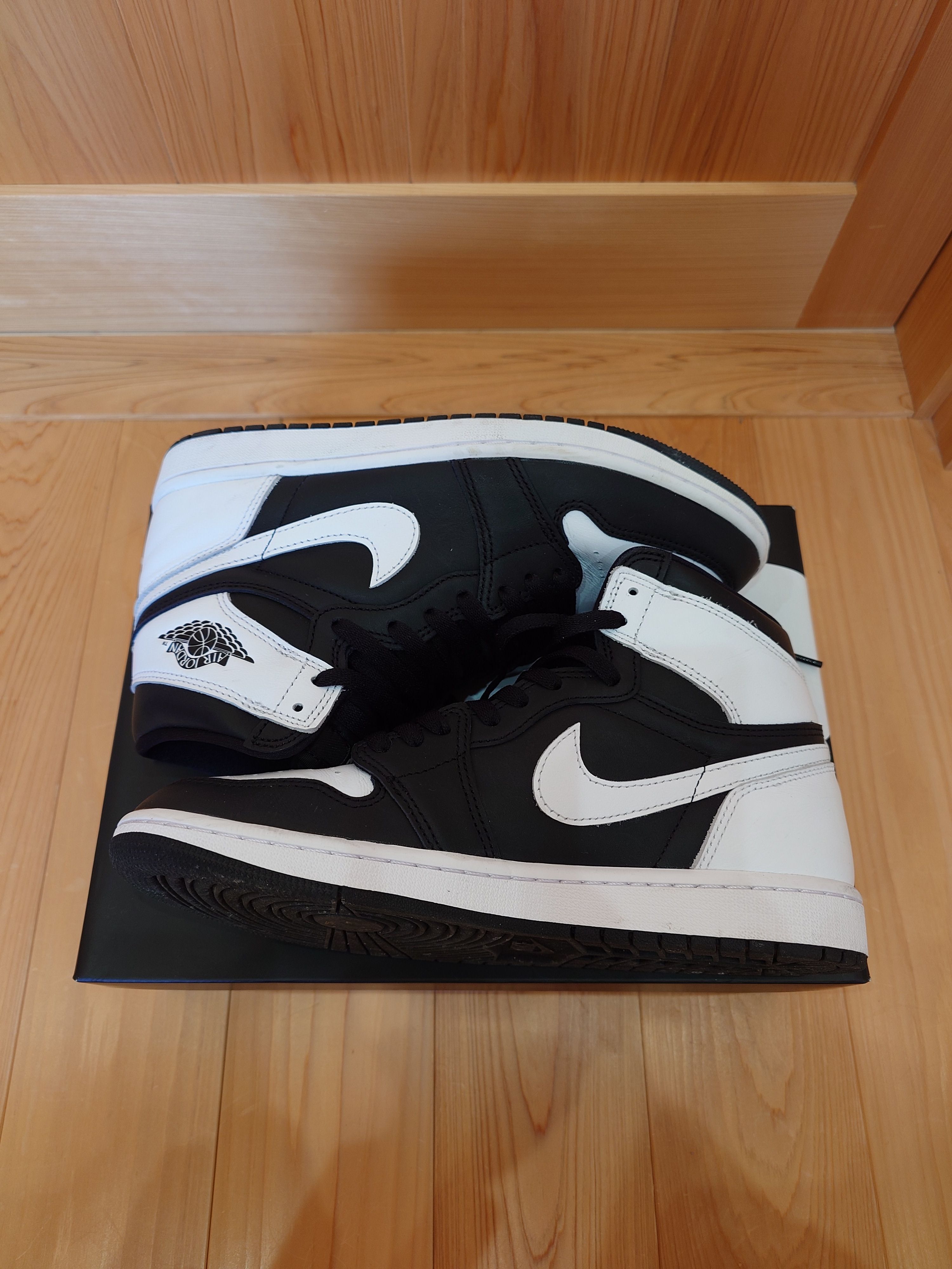 Nike Air Jordan 1 Retro High OG "Black/White"