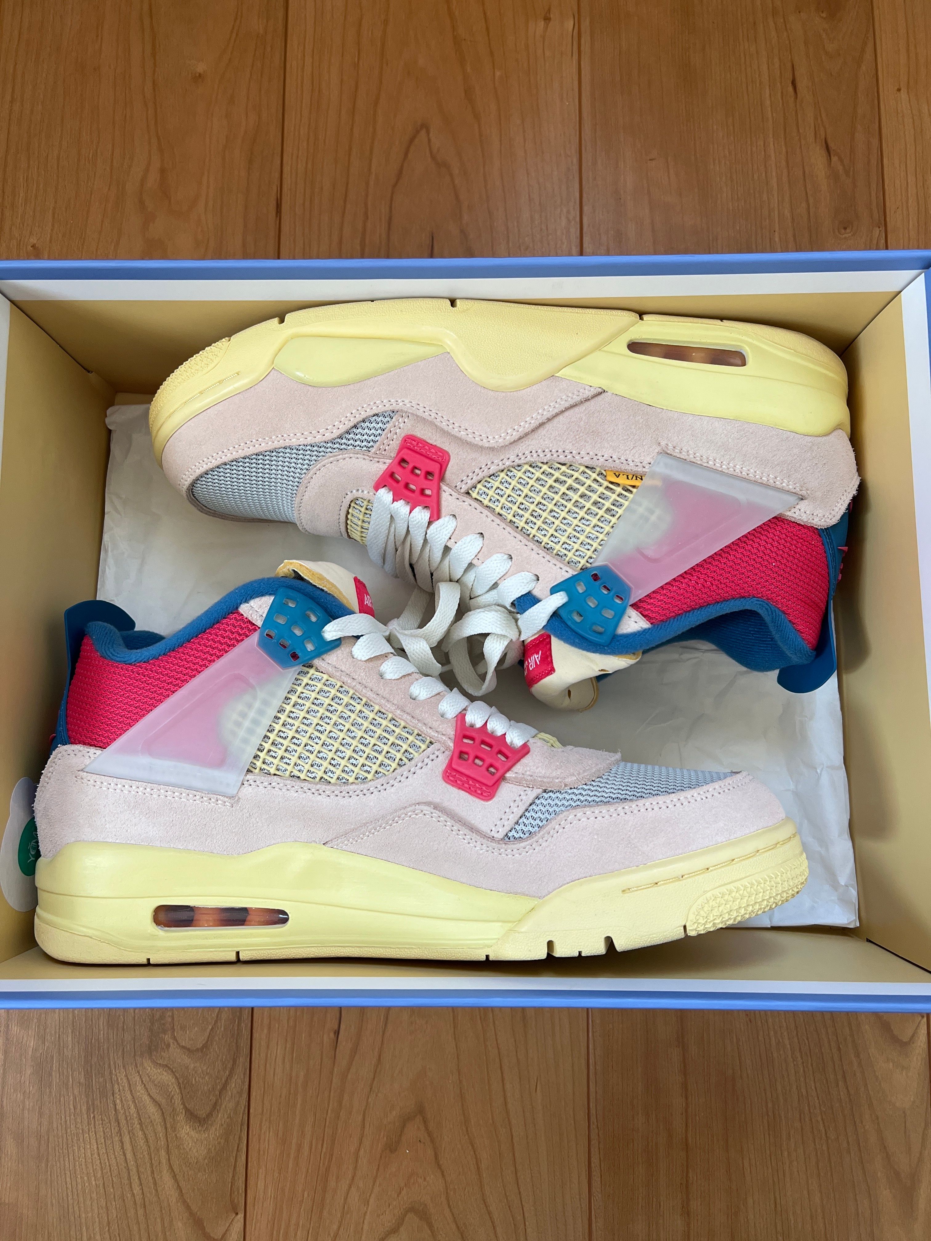 UNION × Nike Air Jordan 4 SP "Guava Ice/Light Fusion Red"