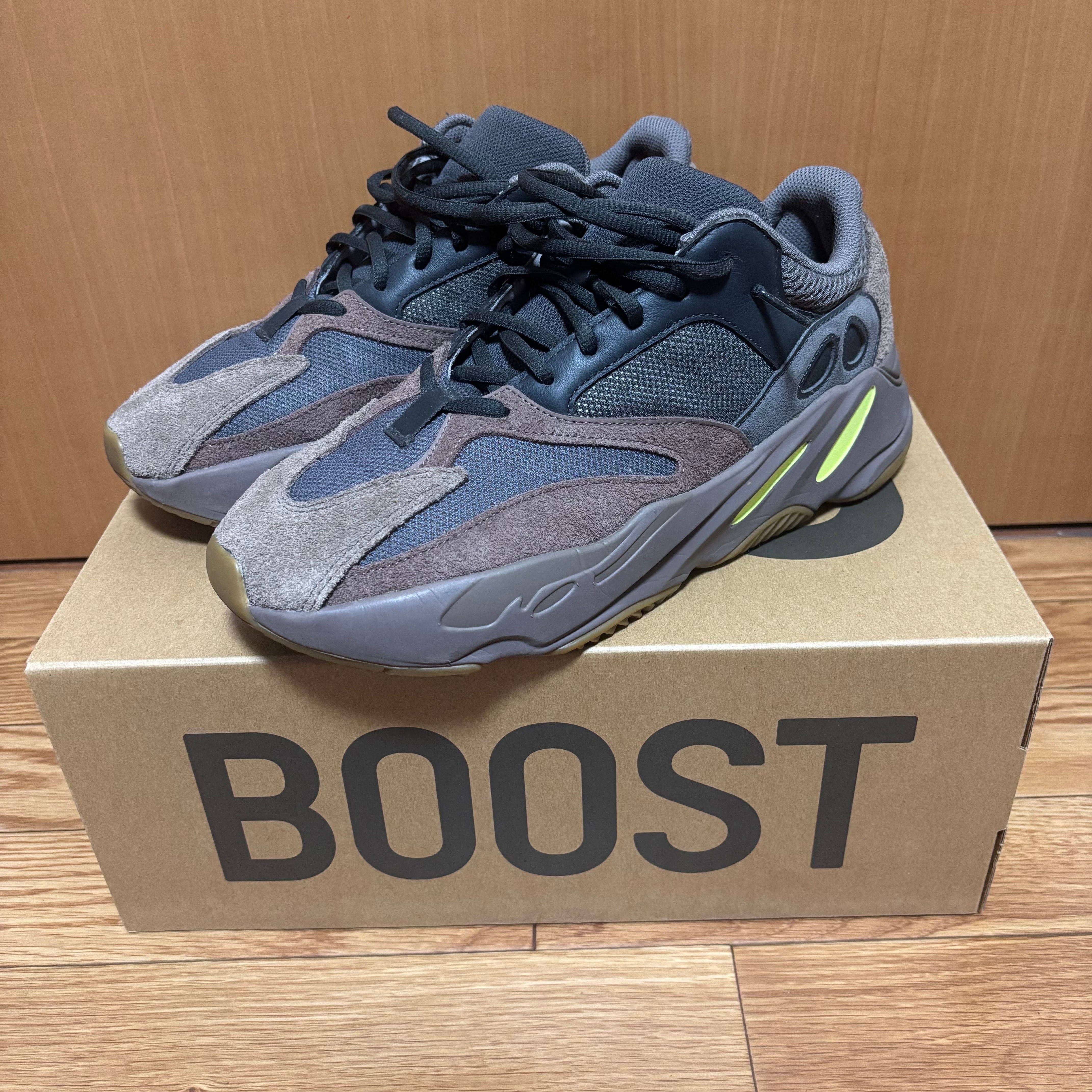 YEEZY BOOST 700 WAVE RUNNER DARK GREY