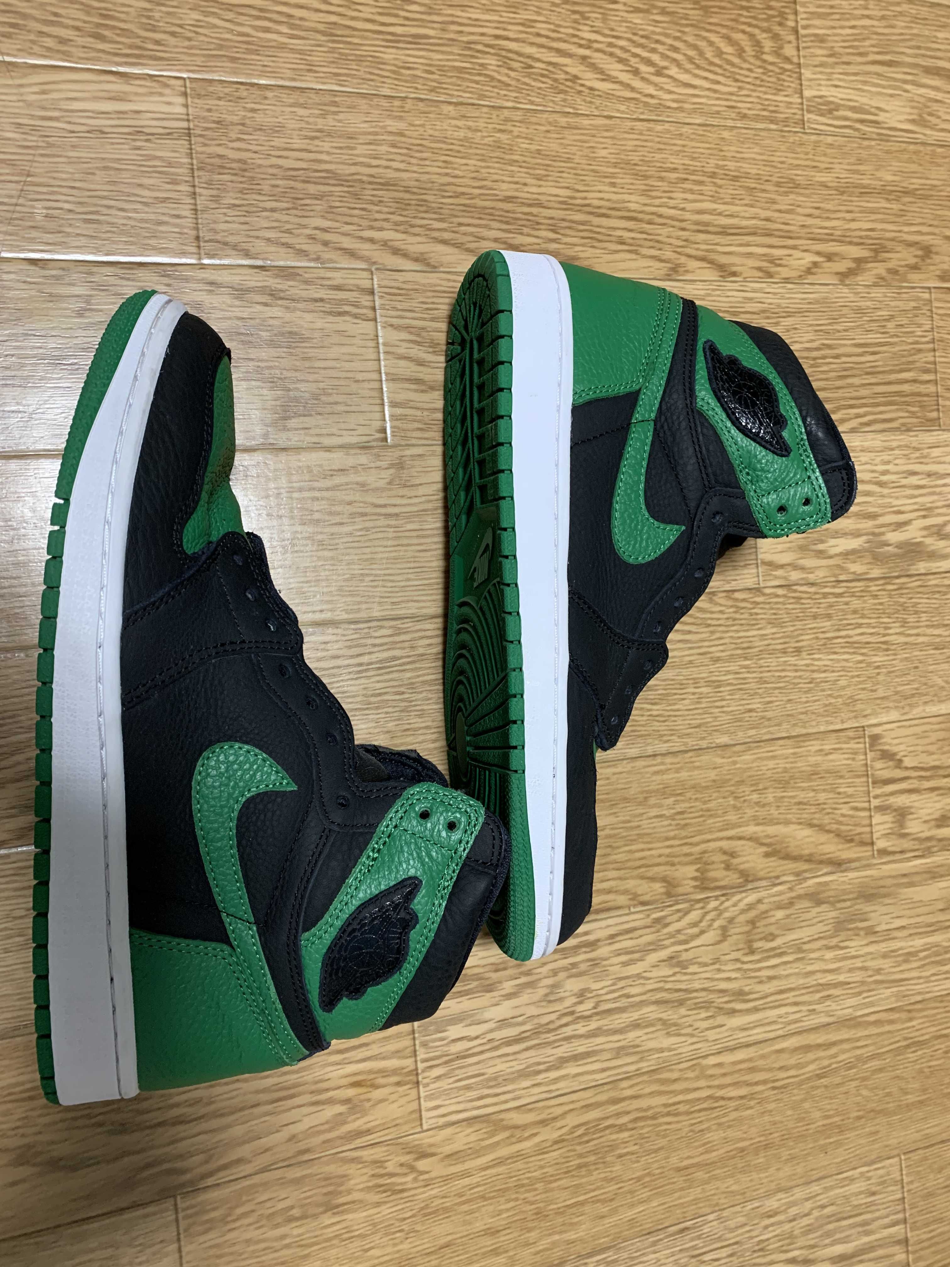Nike Air Jordan 1 Retro High OG "Black/Pine Green" (2020)