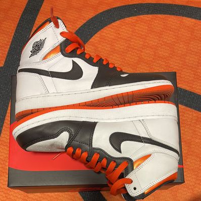 Nike GS Air Jordan 1 Retro High OG "Electro Orange"
