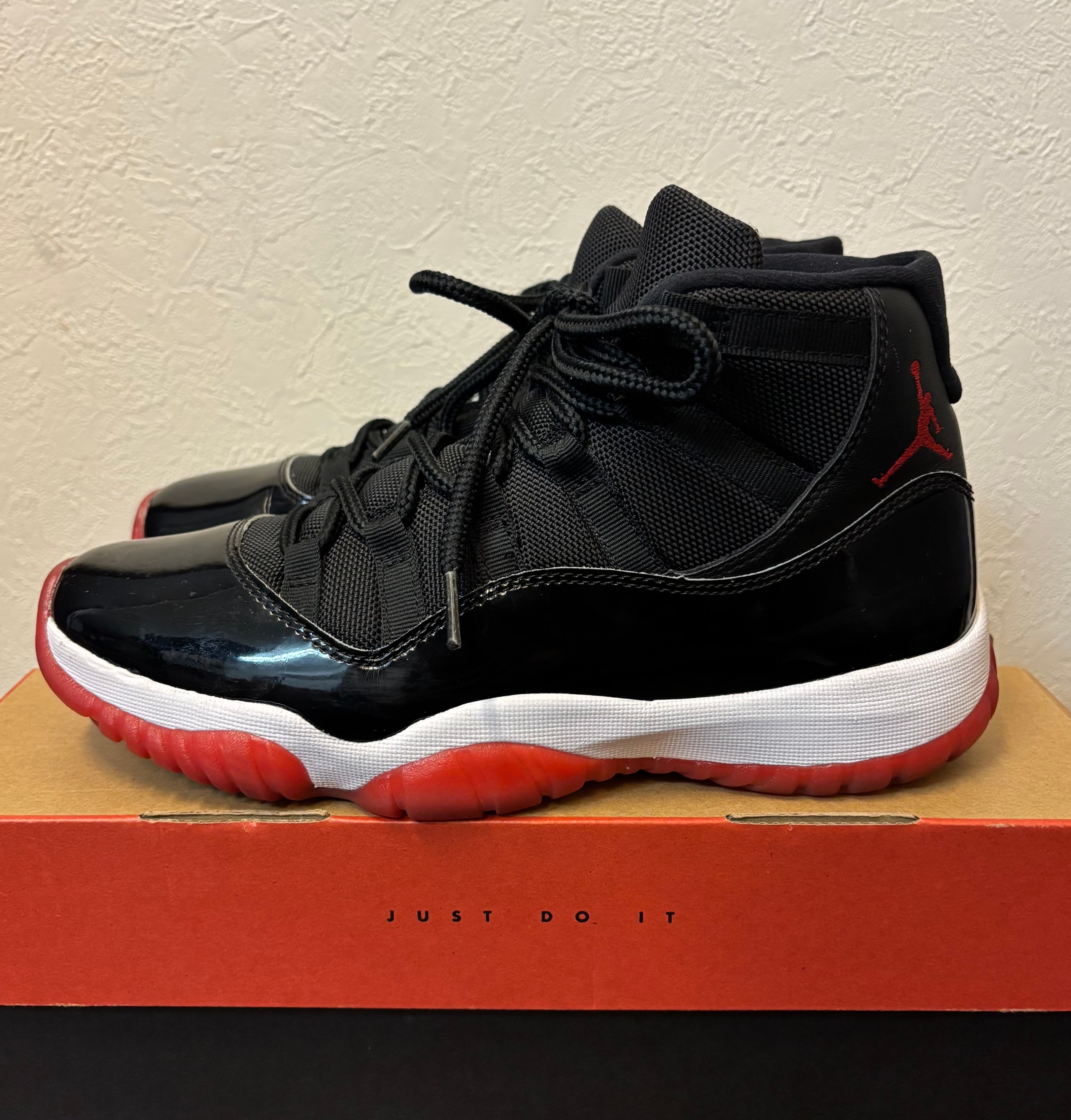 ナイキ エアジョーダン11 "ブレッド"