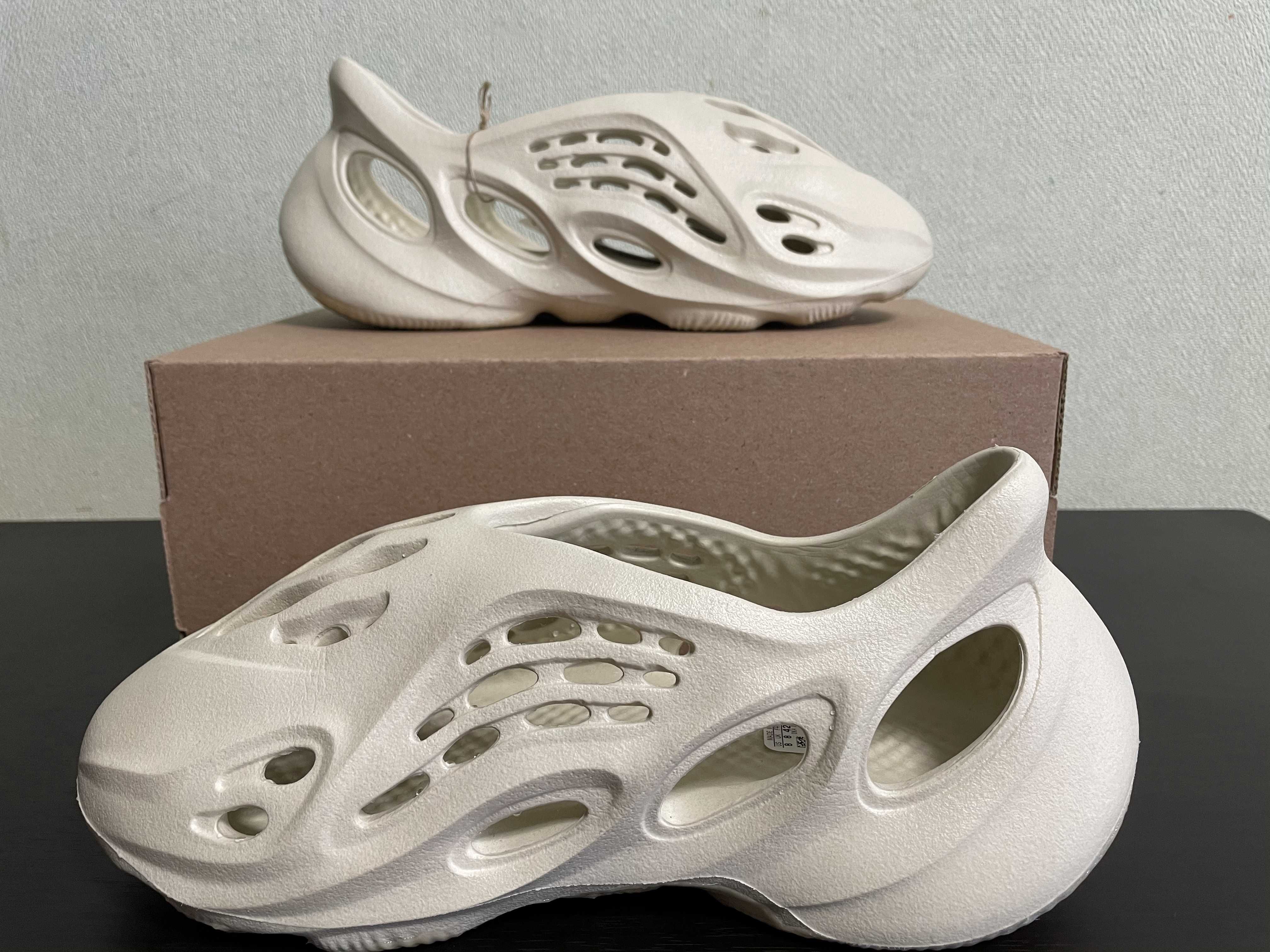 adidas YEEZY Foam Runner "Sand"